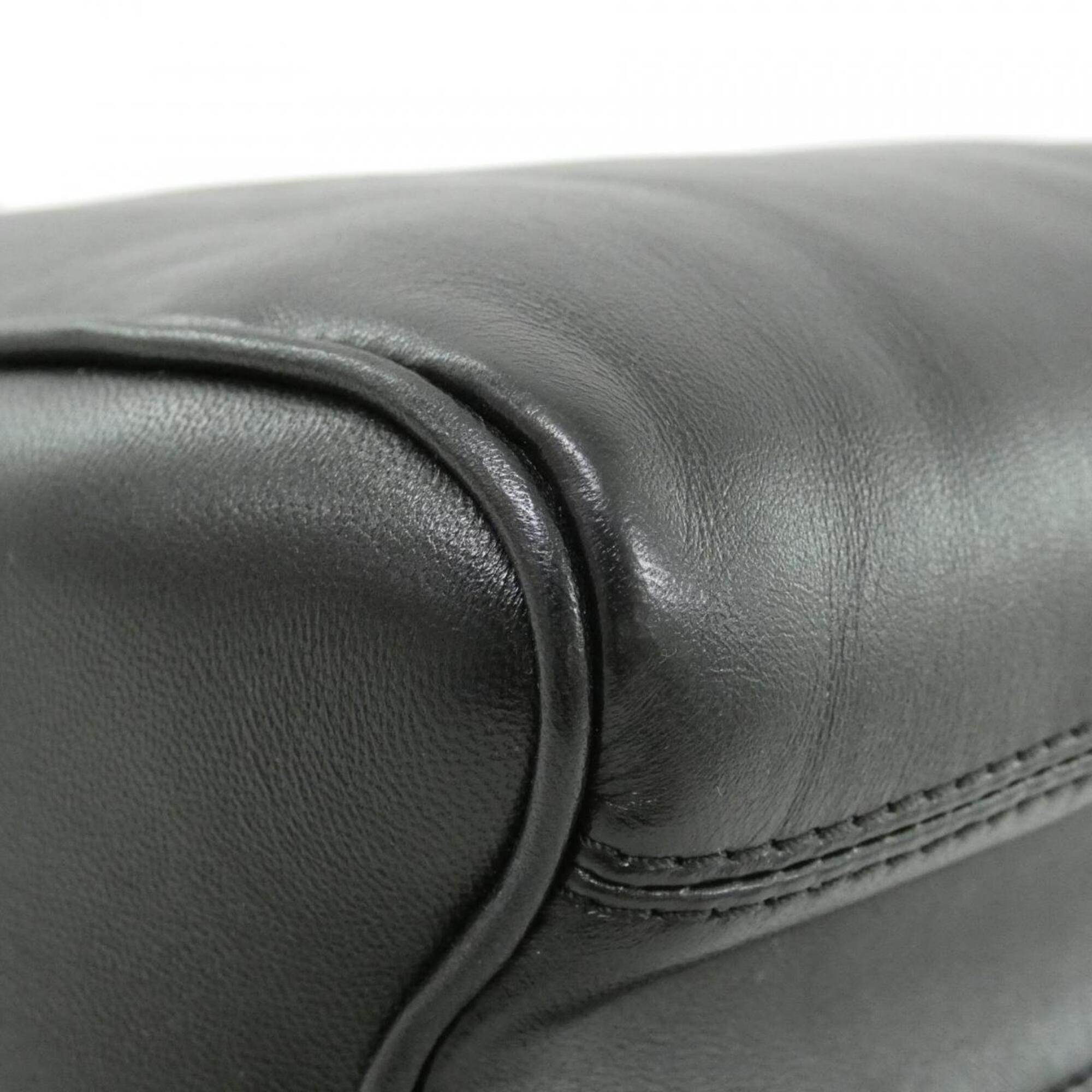 Louis Vuitton Black Leather Shoulder Bag (Pre-Owned)