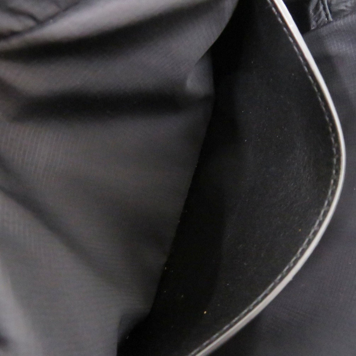 Burberry Black Nylon Sling Bag (Pre-Owned)