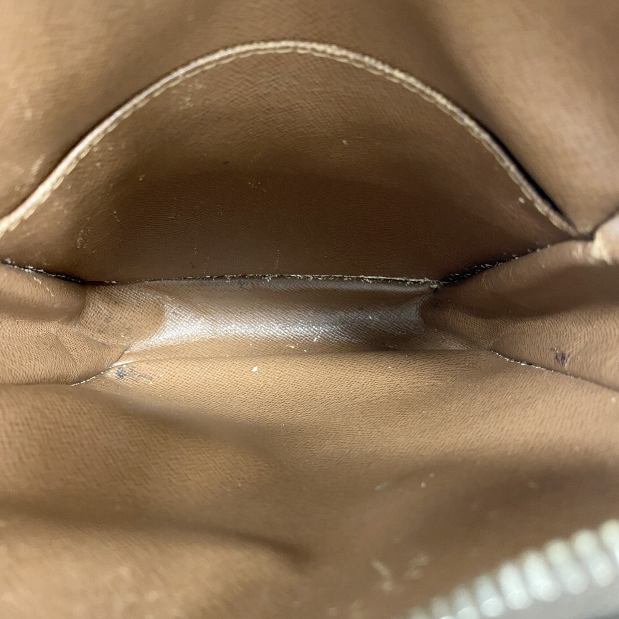 Louis Vuitton Brown Shoulder Bag (Pre-Owned)