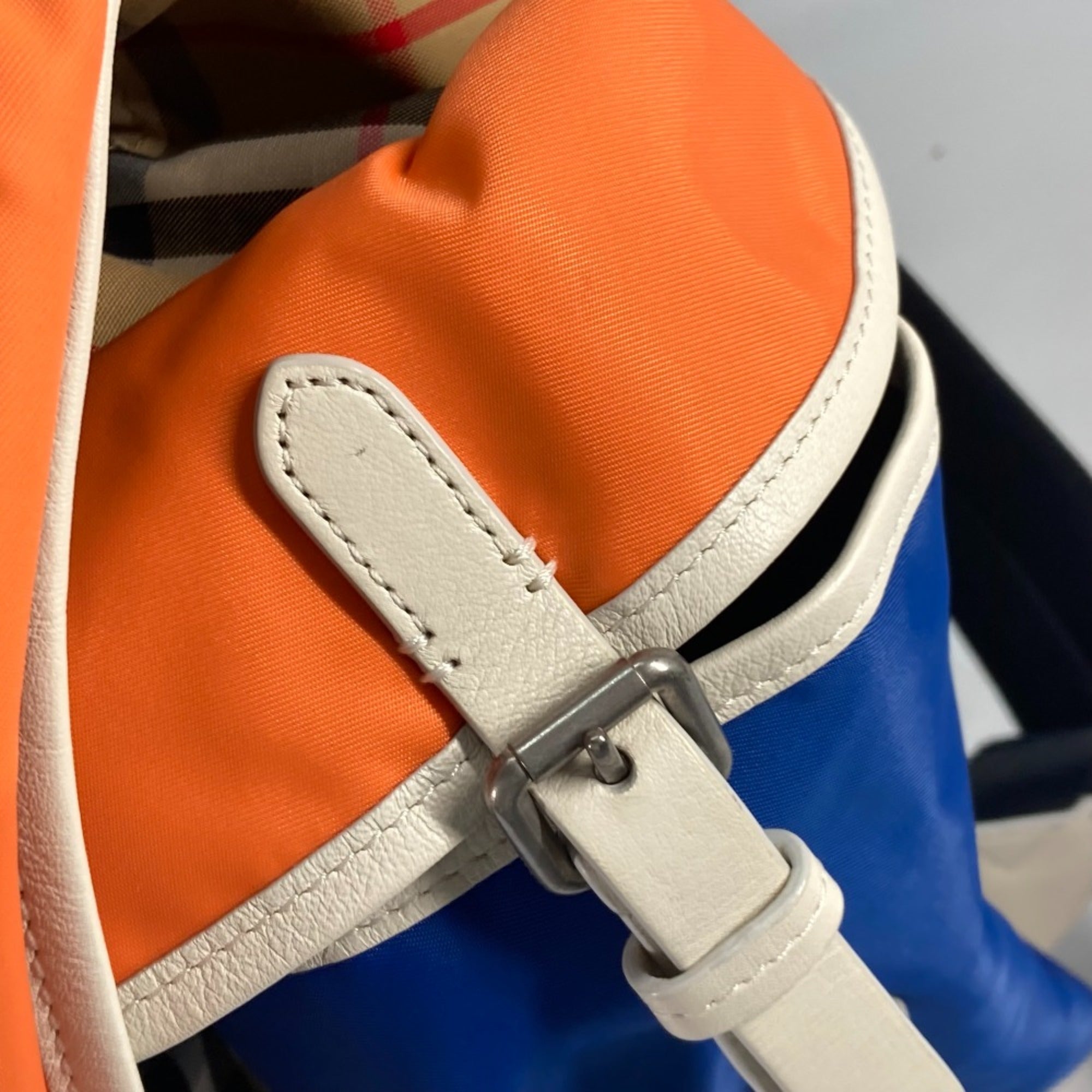 Burberry Beige Leather Backpack (Pre-Owned)