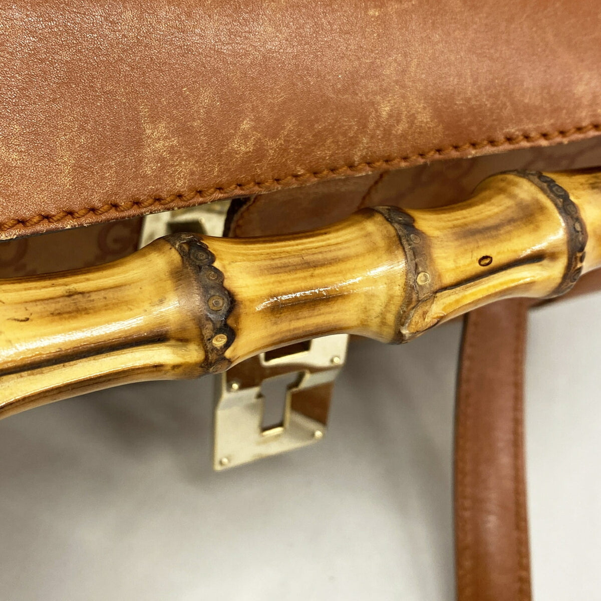 Gucci Brown Leather Shoulder Bag (Pre-Owned)