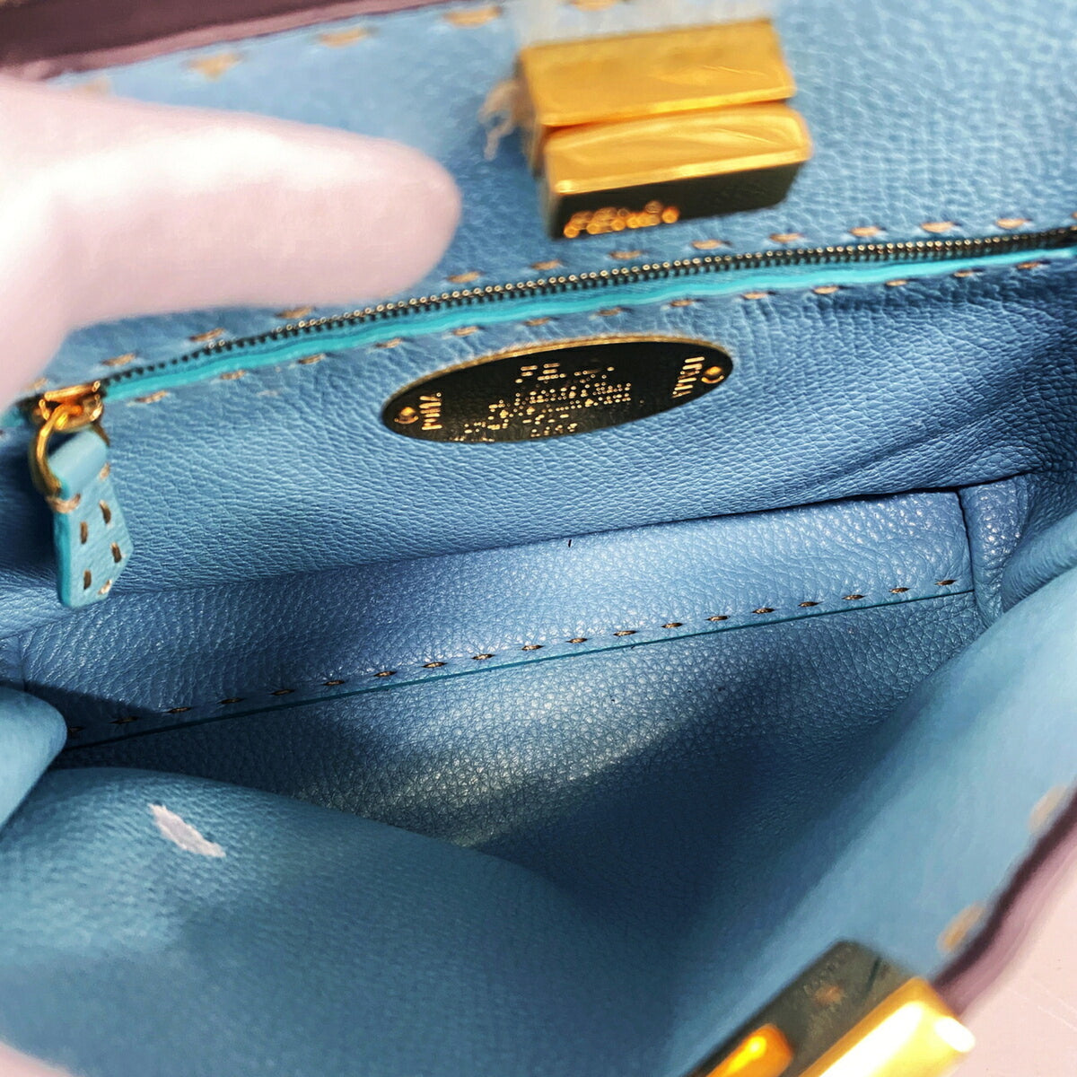 Fendi Beige Leather Handbag (Pre-Owned)