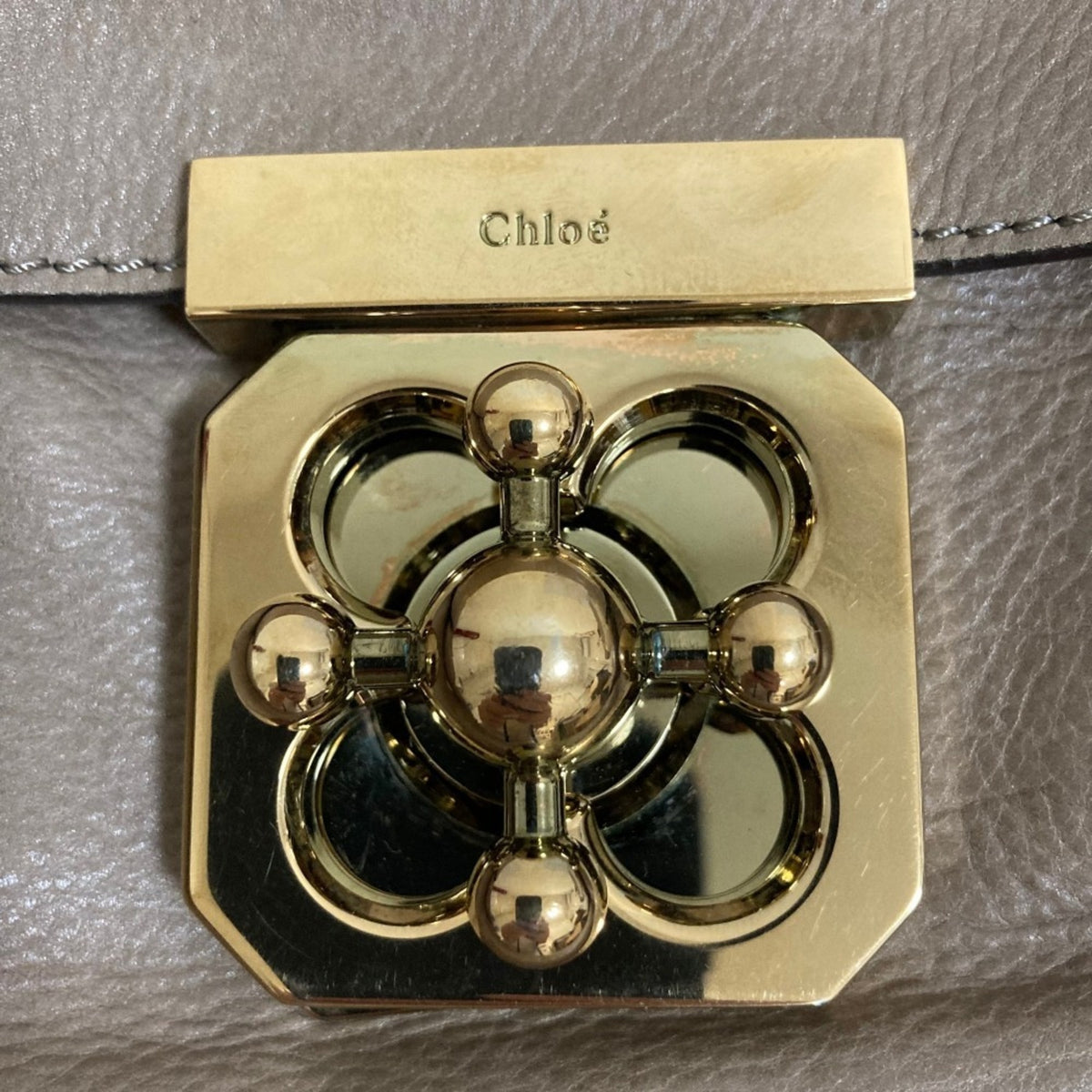 Chloé Grayish Leather Shoulder Bag (Pre-Owned)