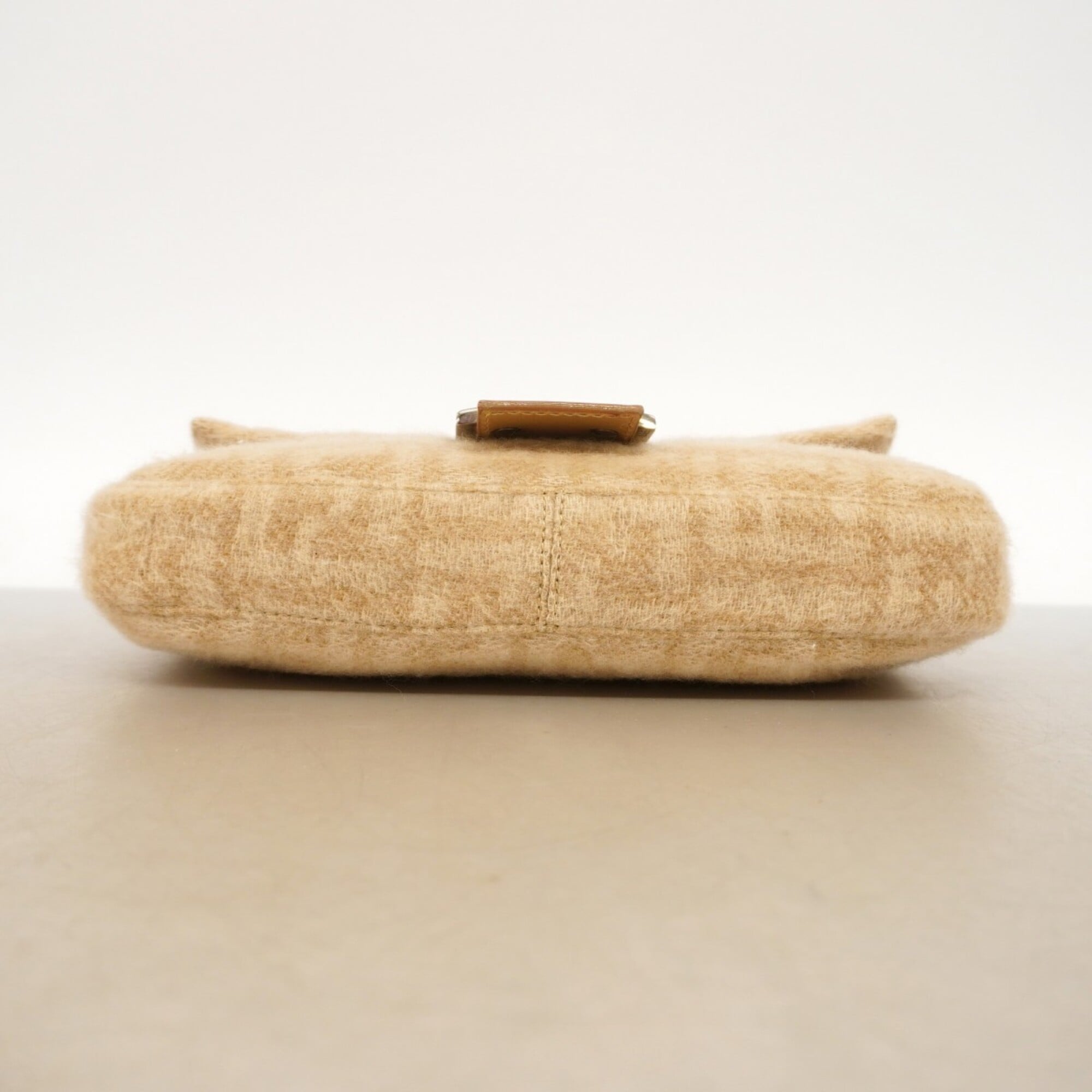 Fendi Beige Felt Handbag (Pre-Owned)
