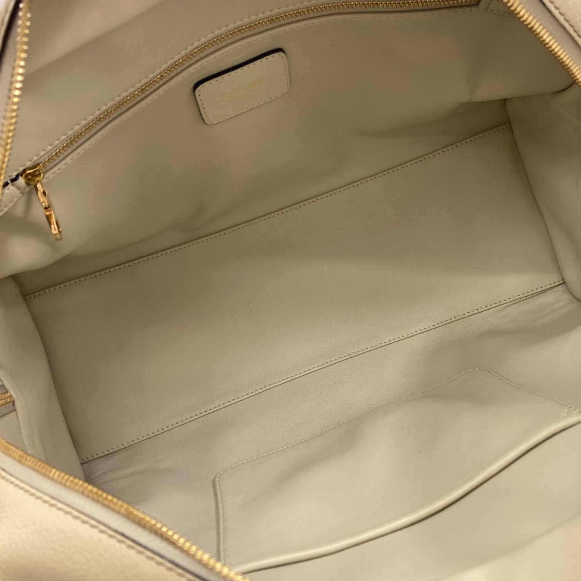Loewe Beige Leather Handbag (Pre-Owned)