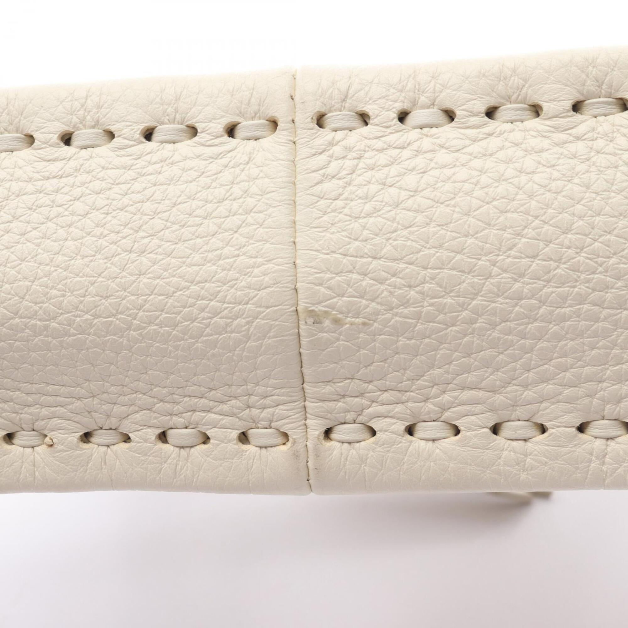 Fendi White Leather Handbag (Pre-Owned)