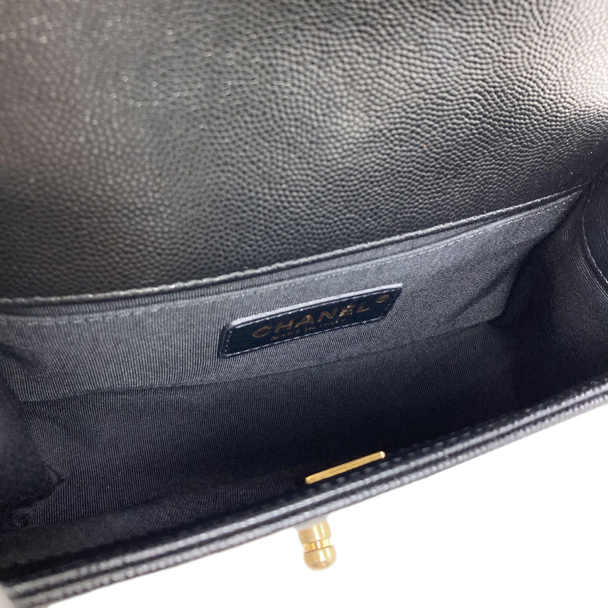 Chanel Black Leather Shoulder Bag (Pre-Owned)