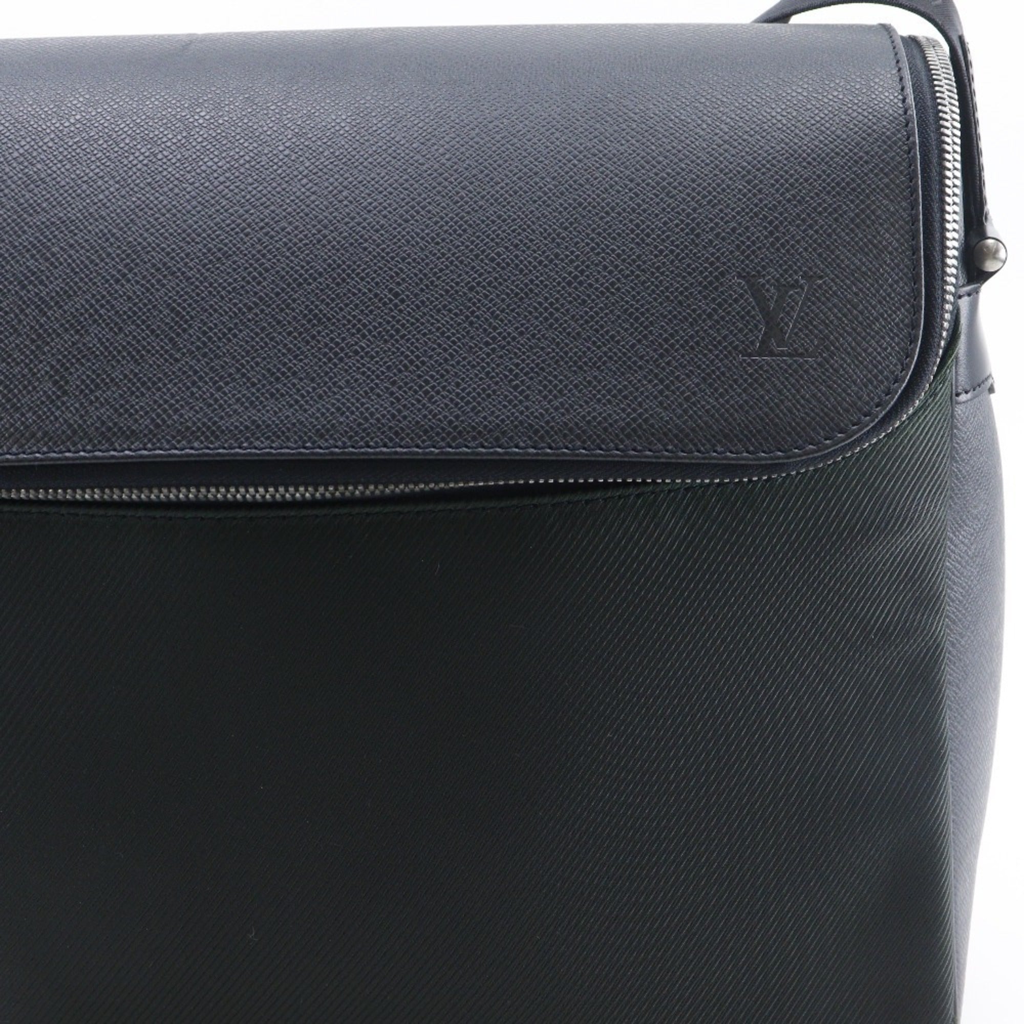 Louis Vuitton Ardoise Black Taiga Leather Nylon Canvas Shoulder Bag (Pre-Owned)