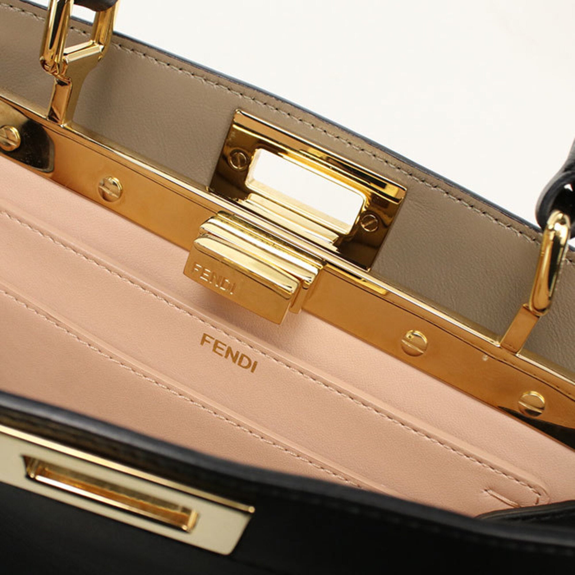 Fendi Black Leather Handbag (Pre-Owned)