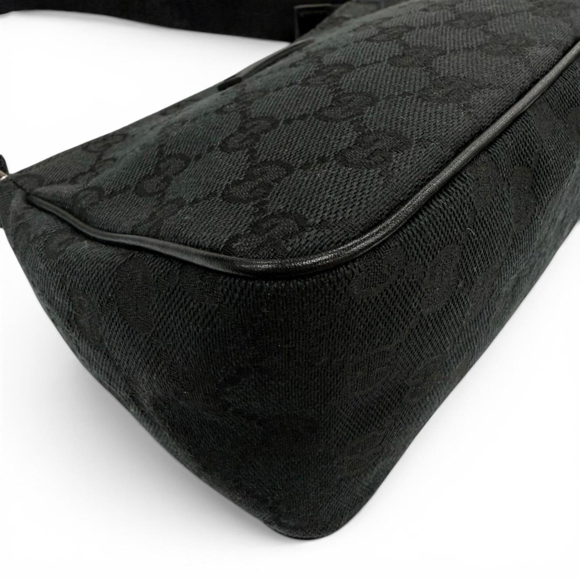 Gucci Black Gg Canvas Leather Handbag Pouch (Pre-Owned)