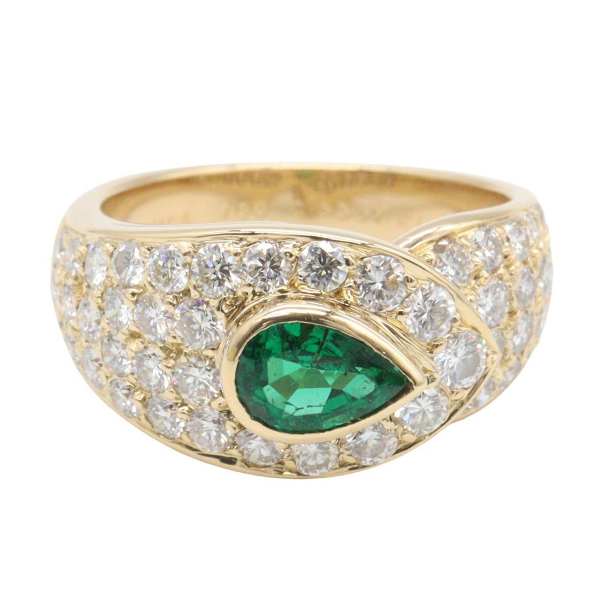 Van Cleef & Arpels Gold Clear Emerald Green Yellow Gold (18K) Band Ring (Pre-Owned)