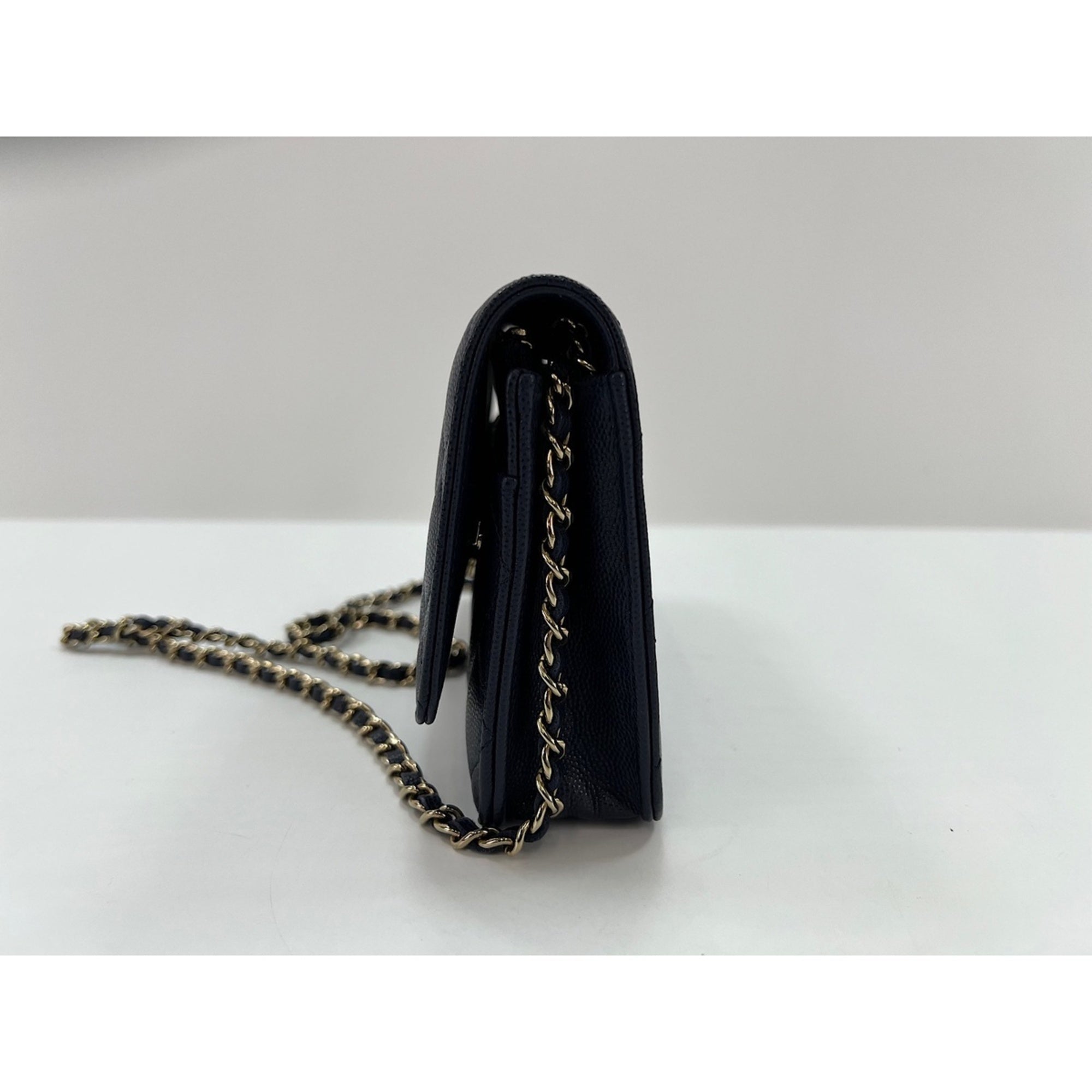 Chanel Navy Shoulder Bag (Pre-Owned)