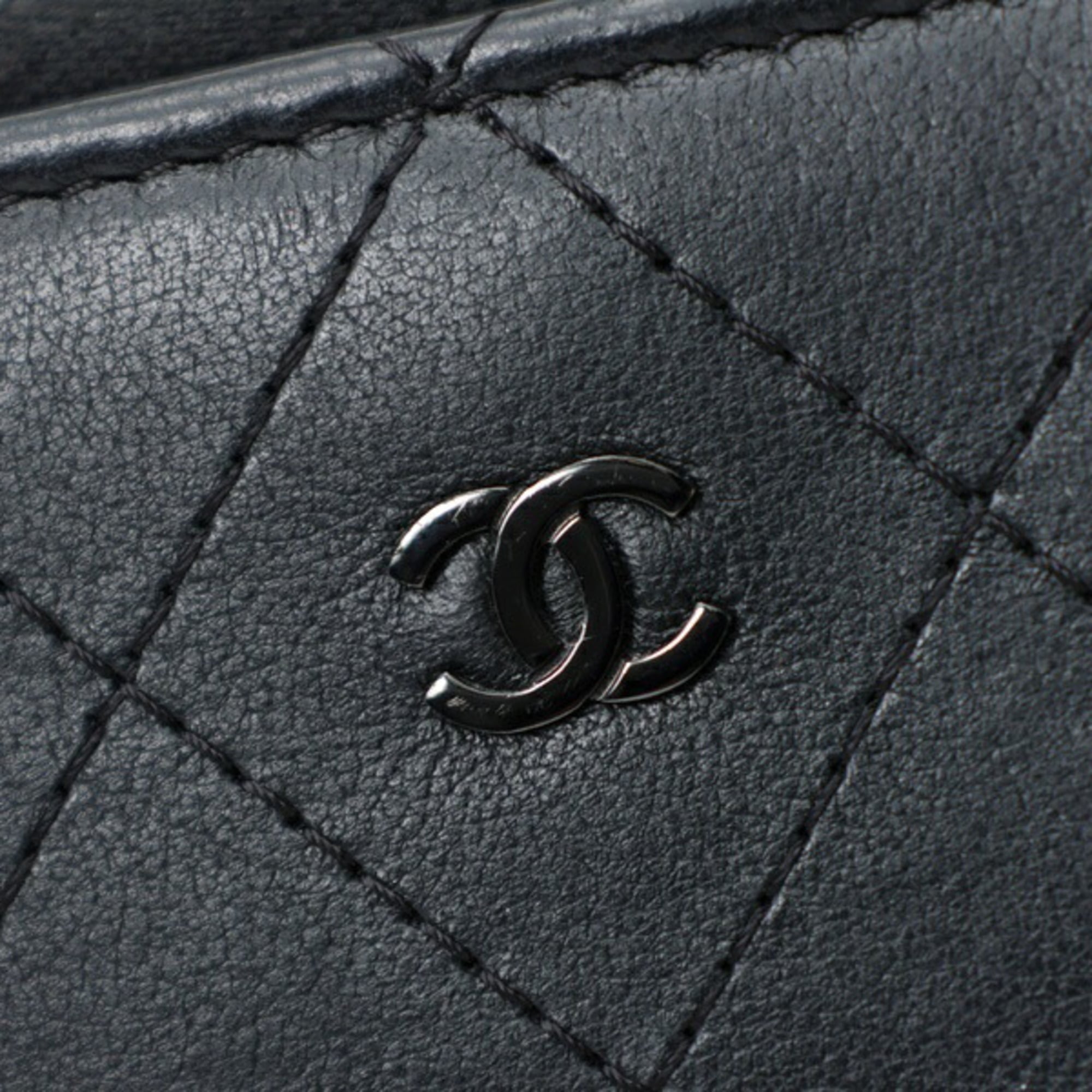 Chanel Black Leather Long Wallet (Bi-Fold) (Pre-Owned)