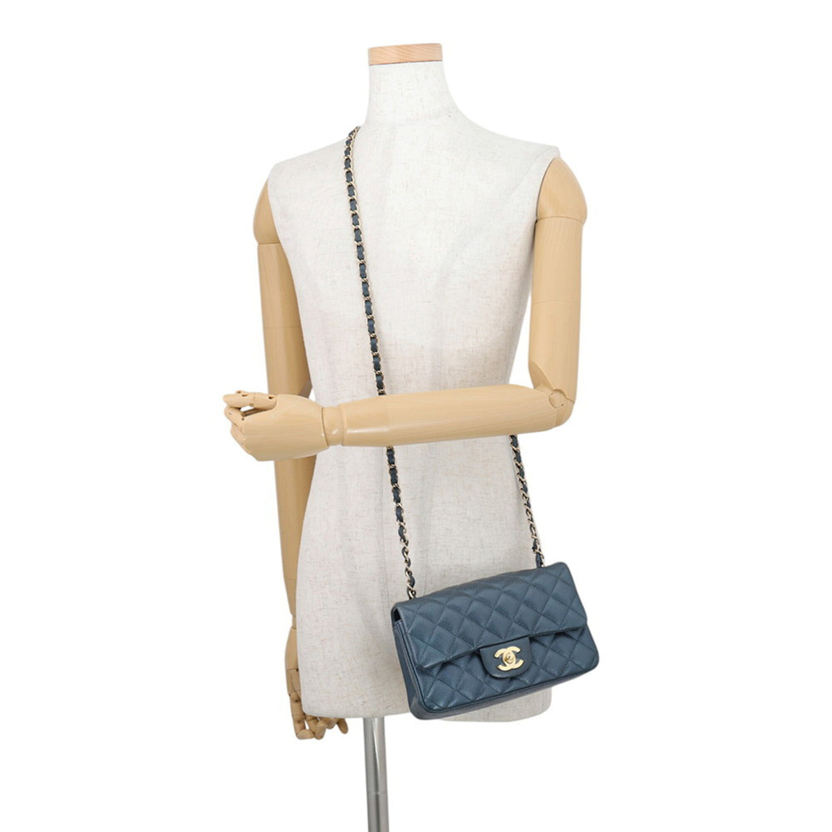 Chanel Metallic Blue Grained Calfskin Handbag Shoulder Bag (Pre-Owned)