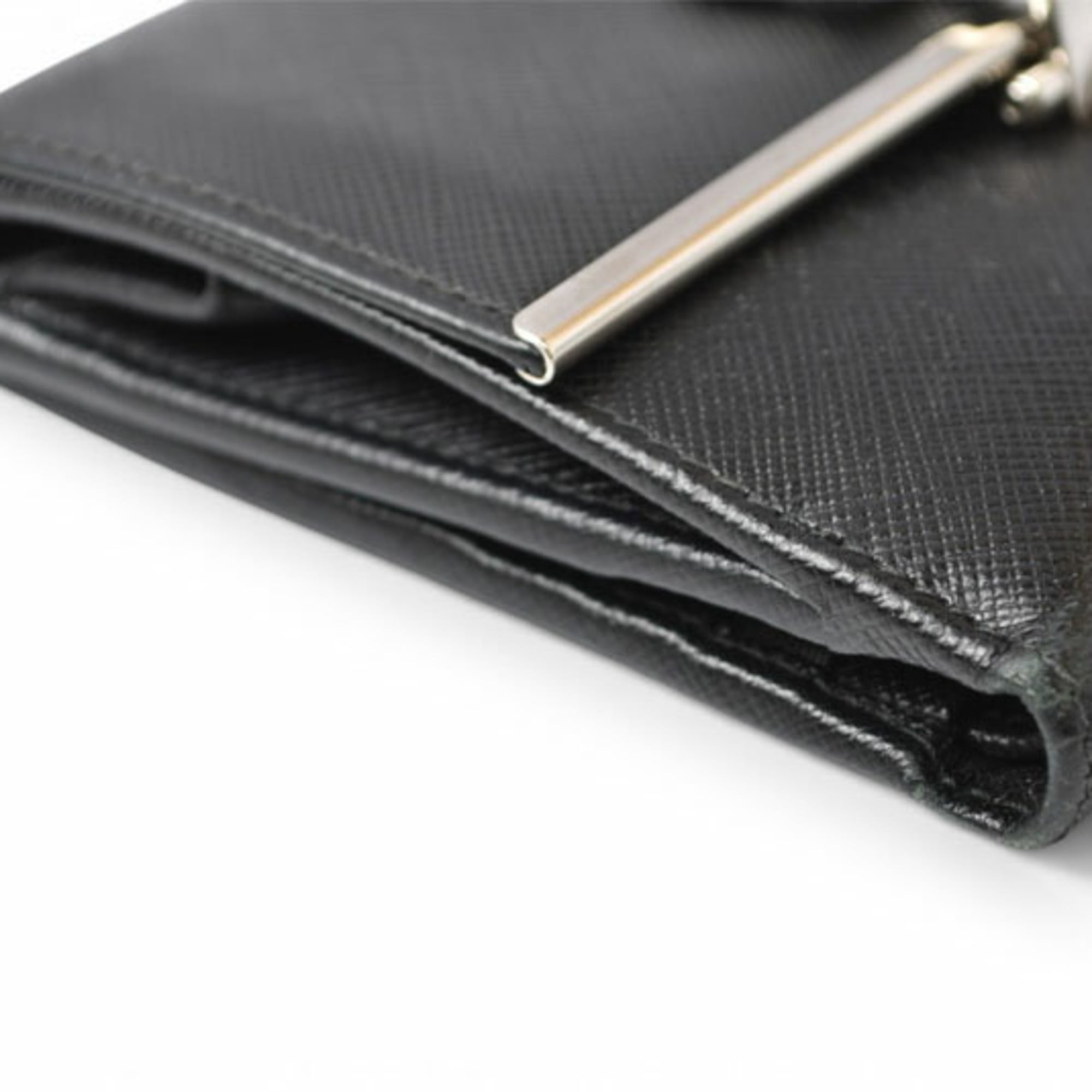 Salvatore Ferragamo Gancini Black Leather Wallet (Bi-Fold) (Pre-Owned)