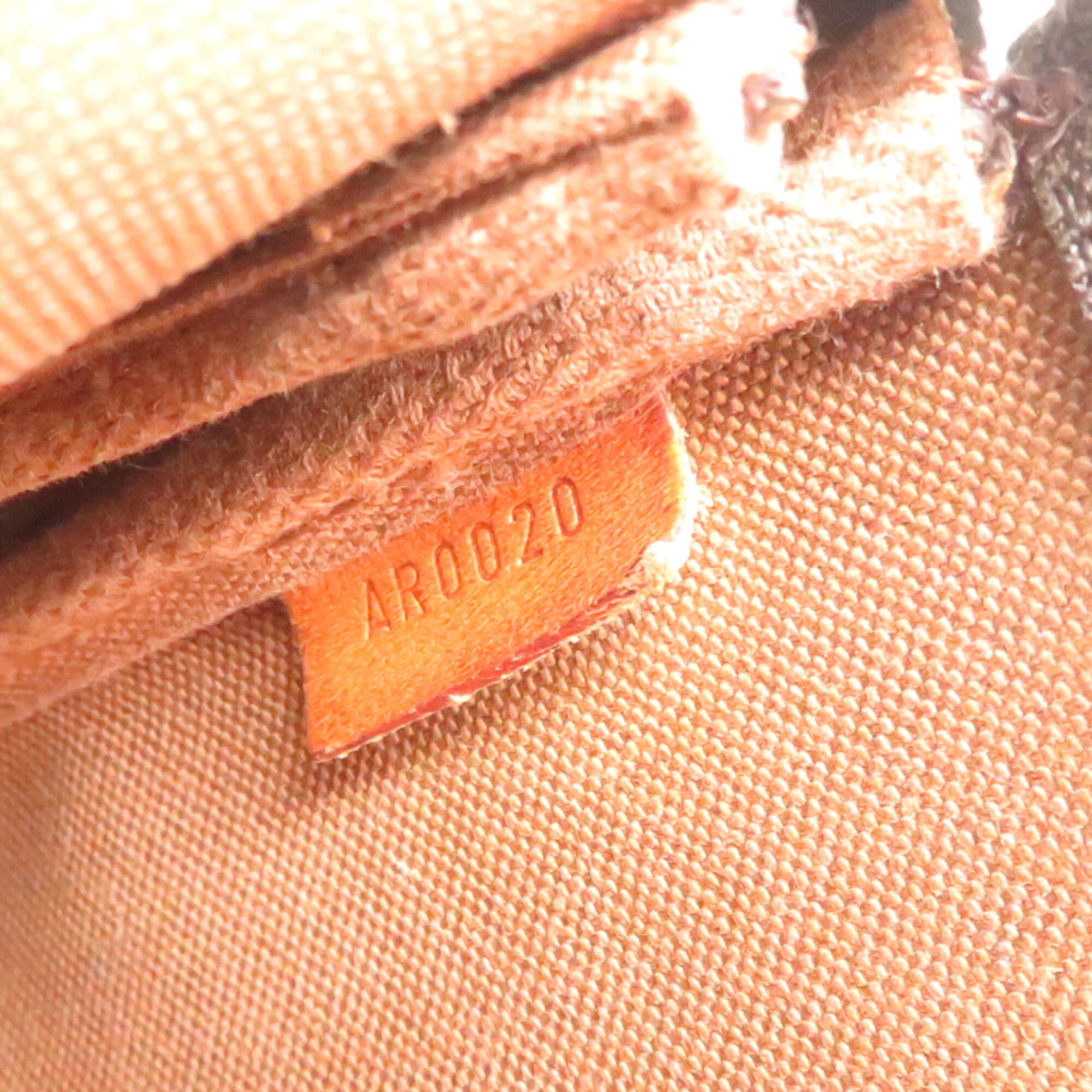 Louis Vuitton Brown Monogram Handbag Pochette (Pre-Owned)