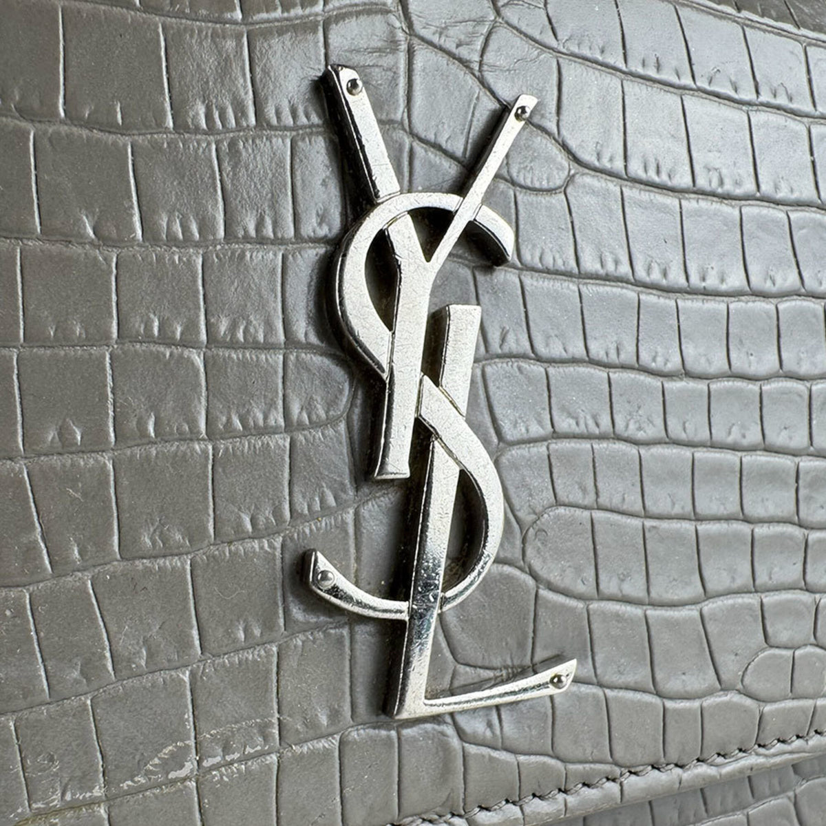 Saint Laurent Gray Leather Shoulder Bag (Pre-Owned)