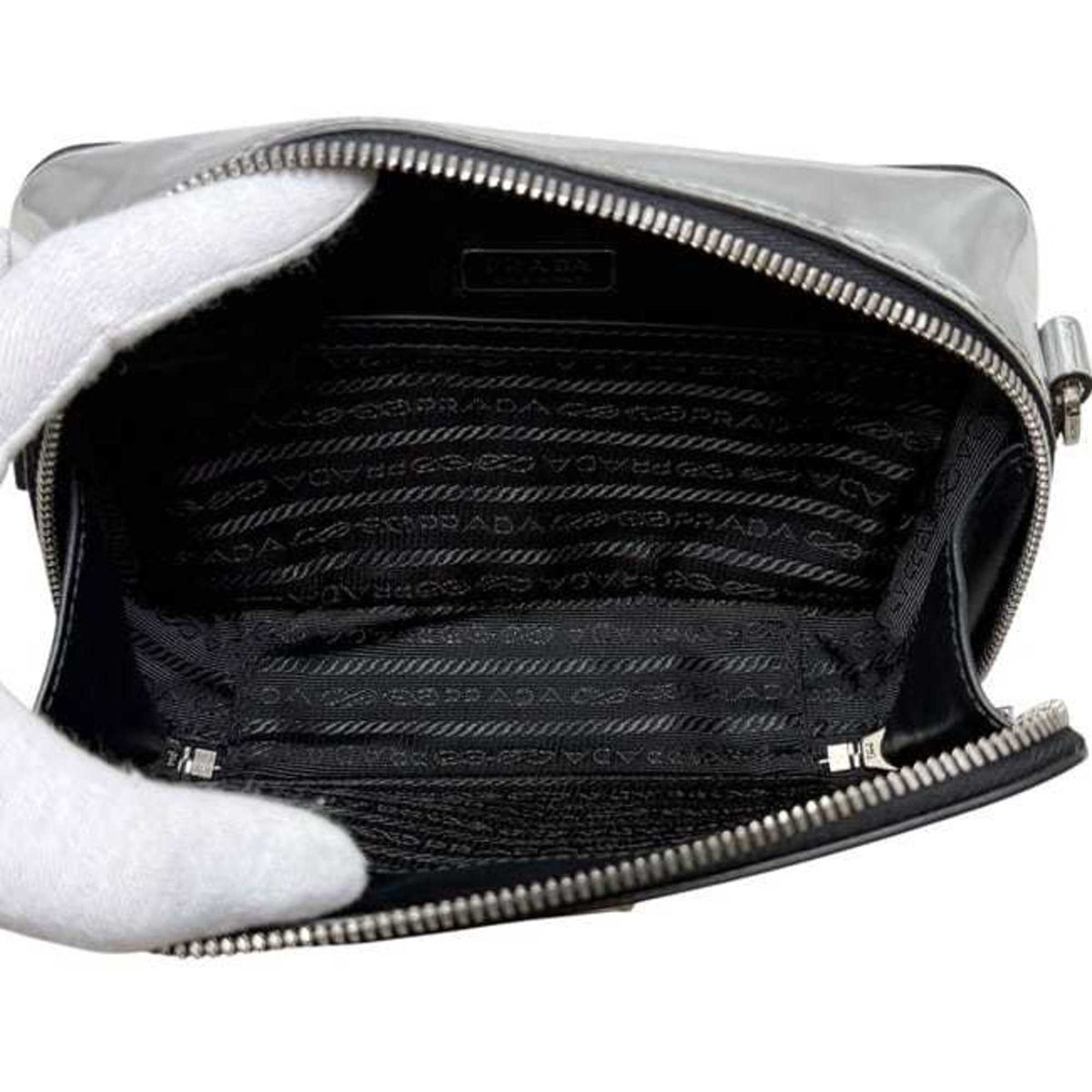 Prada Black Leather Shoulder Bag (Pre-Owned)
