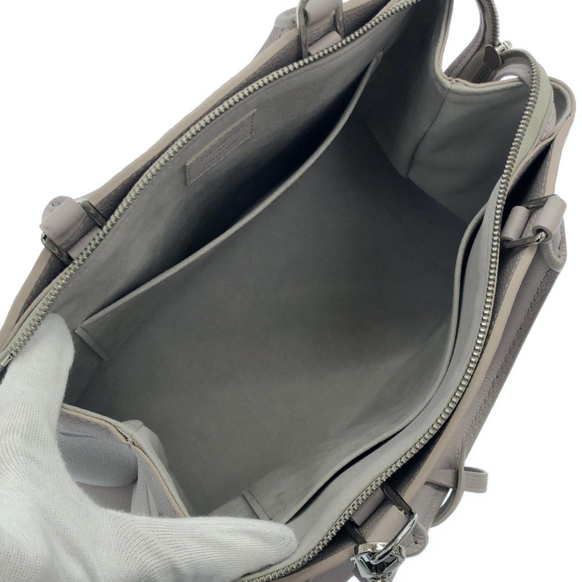 Louis Vuitton Gray Leather Handbag (Pre-Owned)