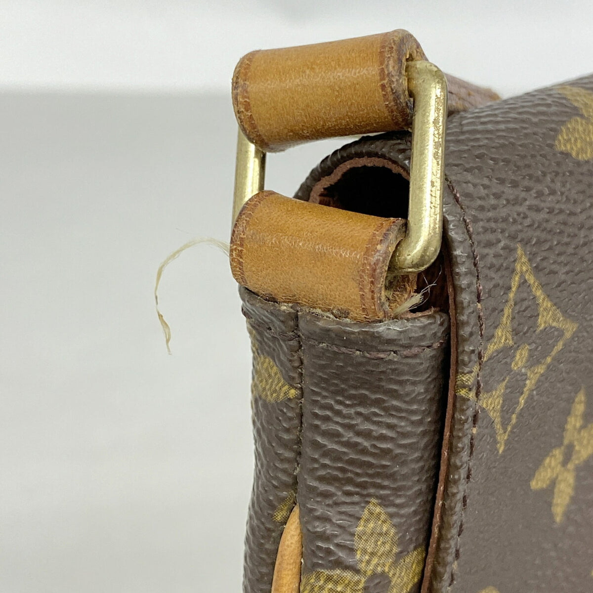 Louis Vuitton Brown Shoulder Bag (Pre-Owned)