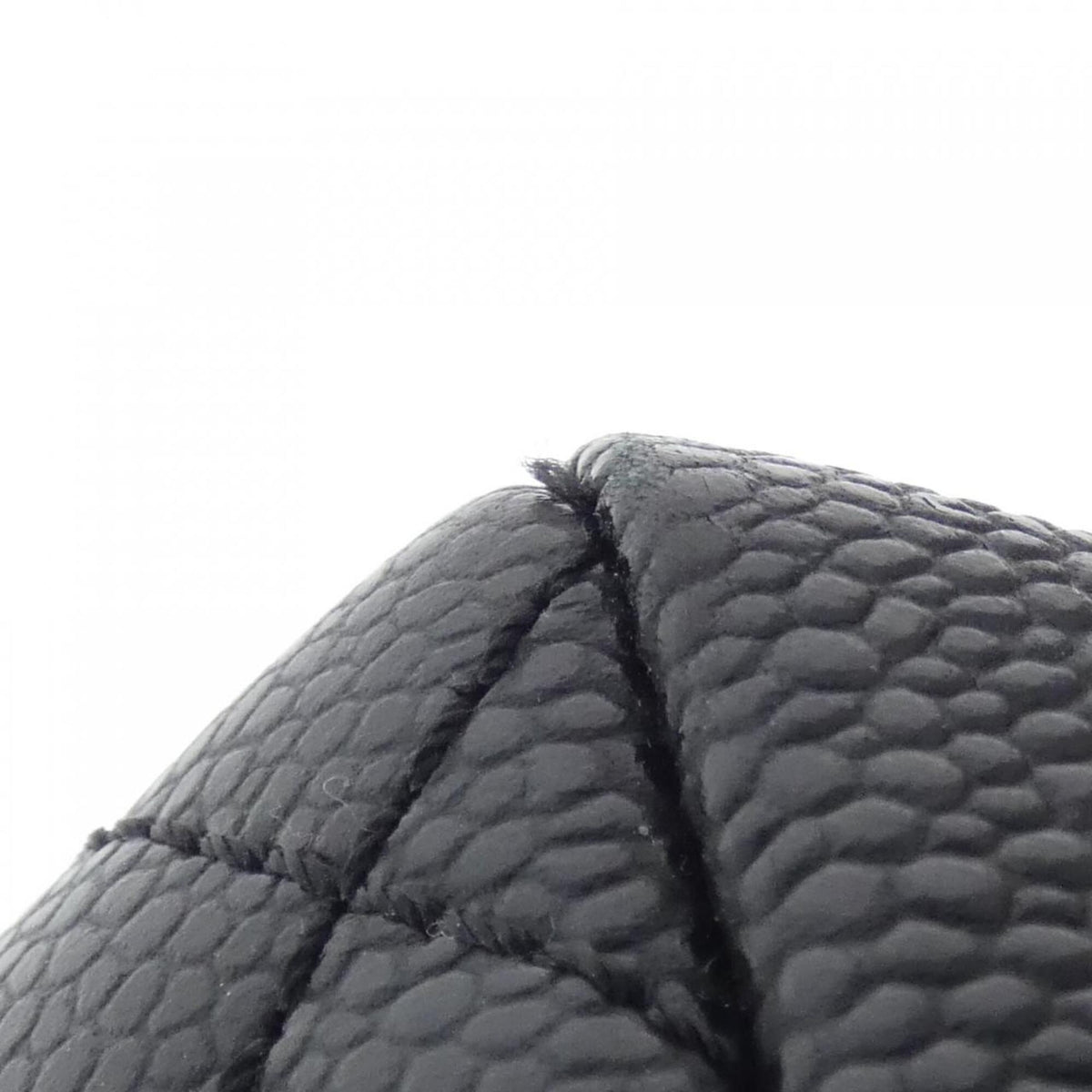 Chanel Black Grained Calfskin Shoulder Bag (Pre-Owned)