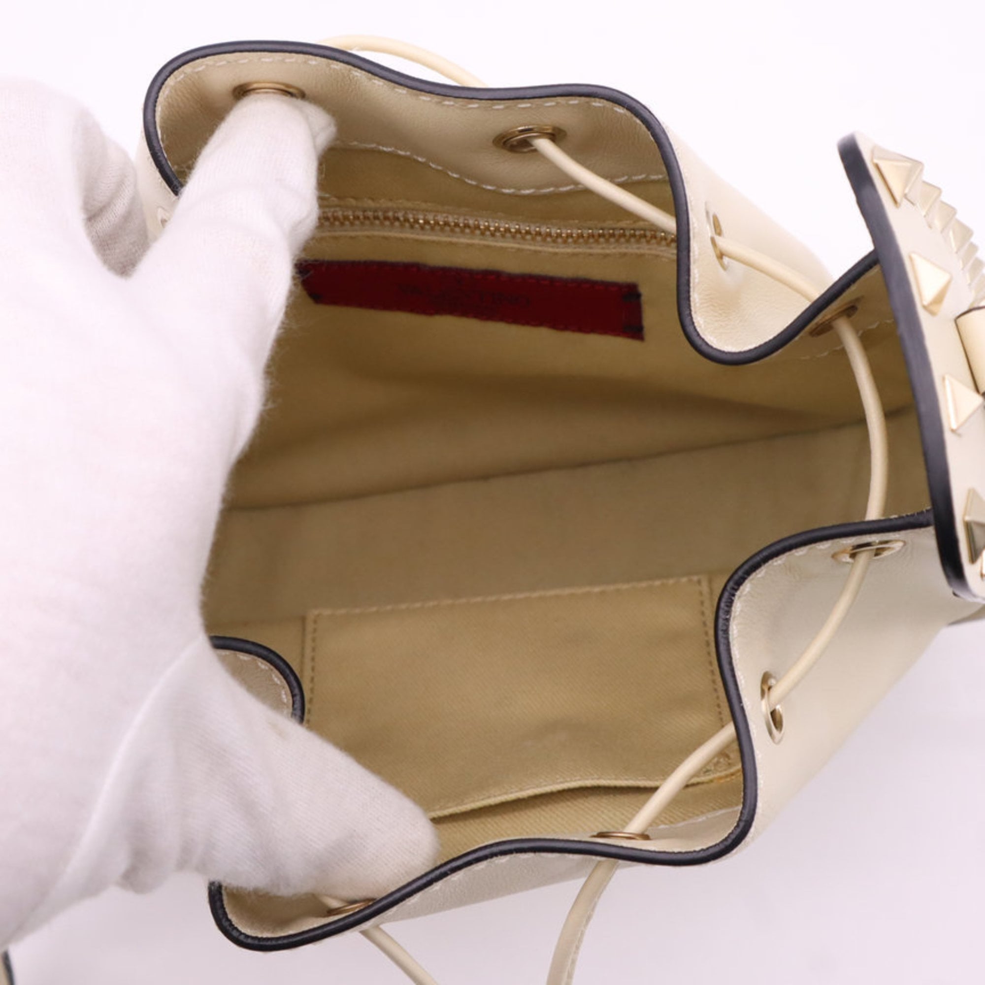 Valentino Ivory Leather Shoulder Bag (Pre-Owned)