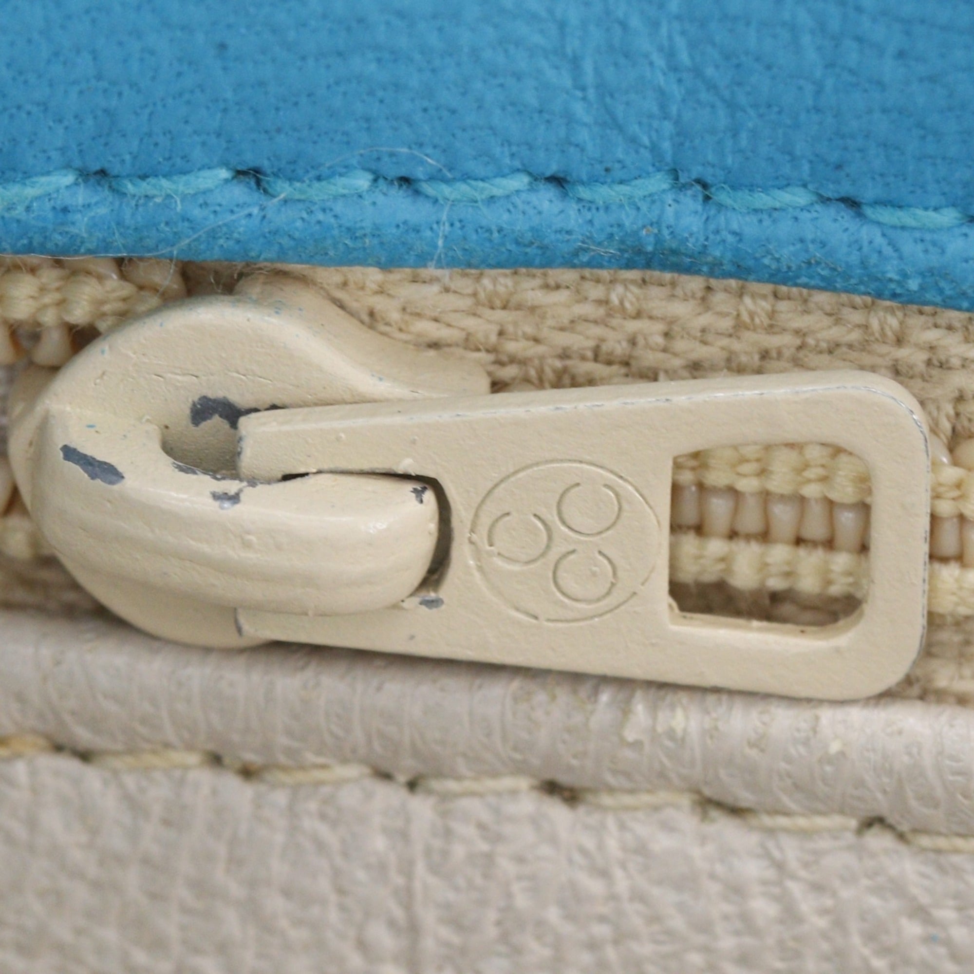 Chanel Blue Turquoise Leather Shoulder Bag (Pre-Owned)
