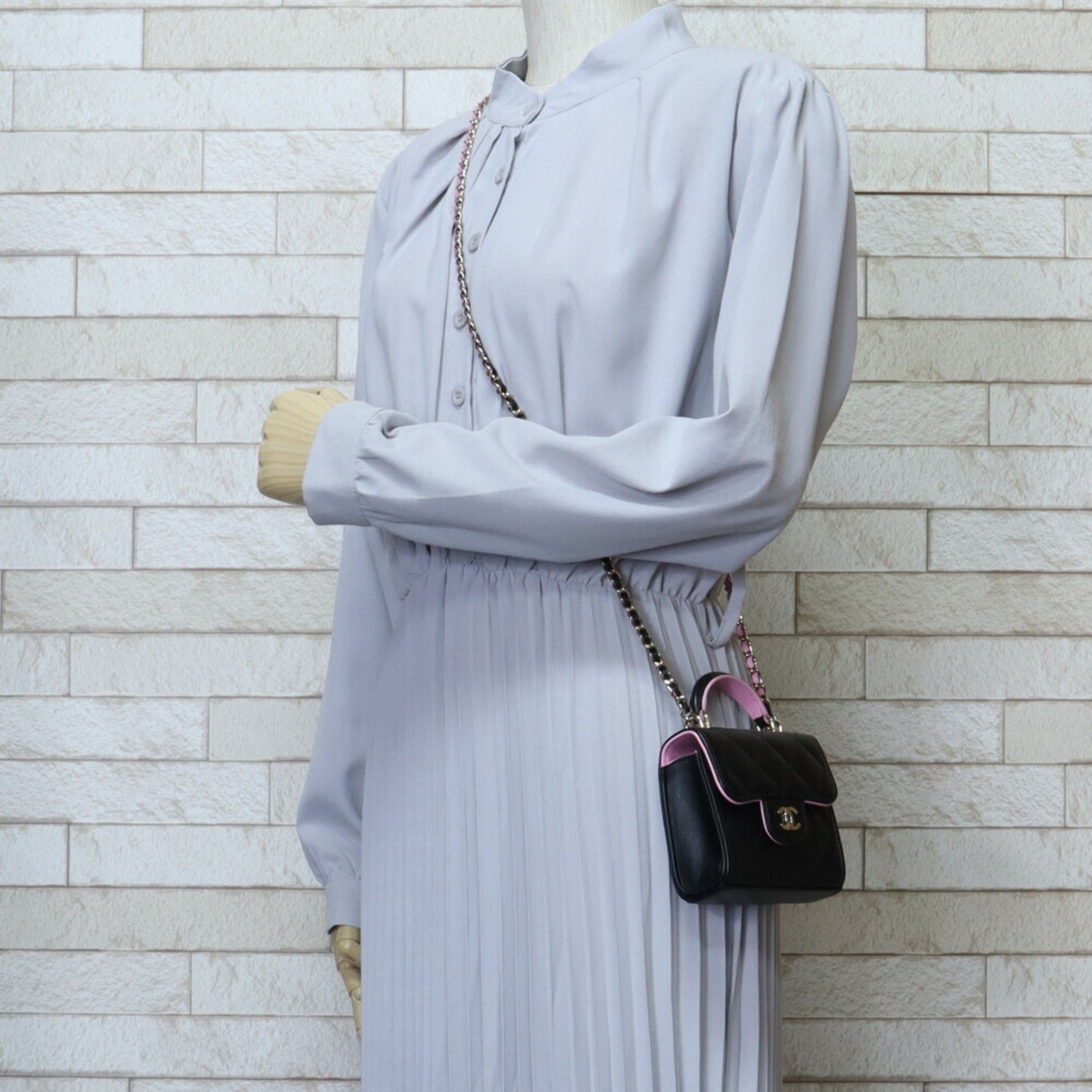 Chanel Matelasse Black Pink Leather Shoulder Bag (Pre-Owned)