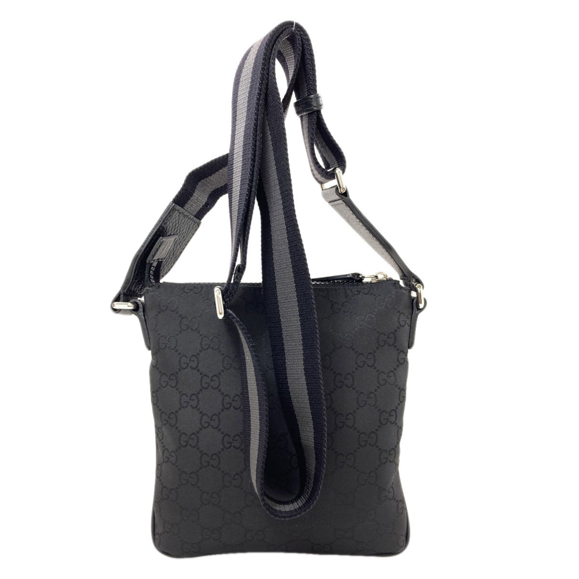 Gucci Black Nylon Shoulder Bag (Pre-Owned)