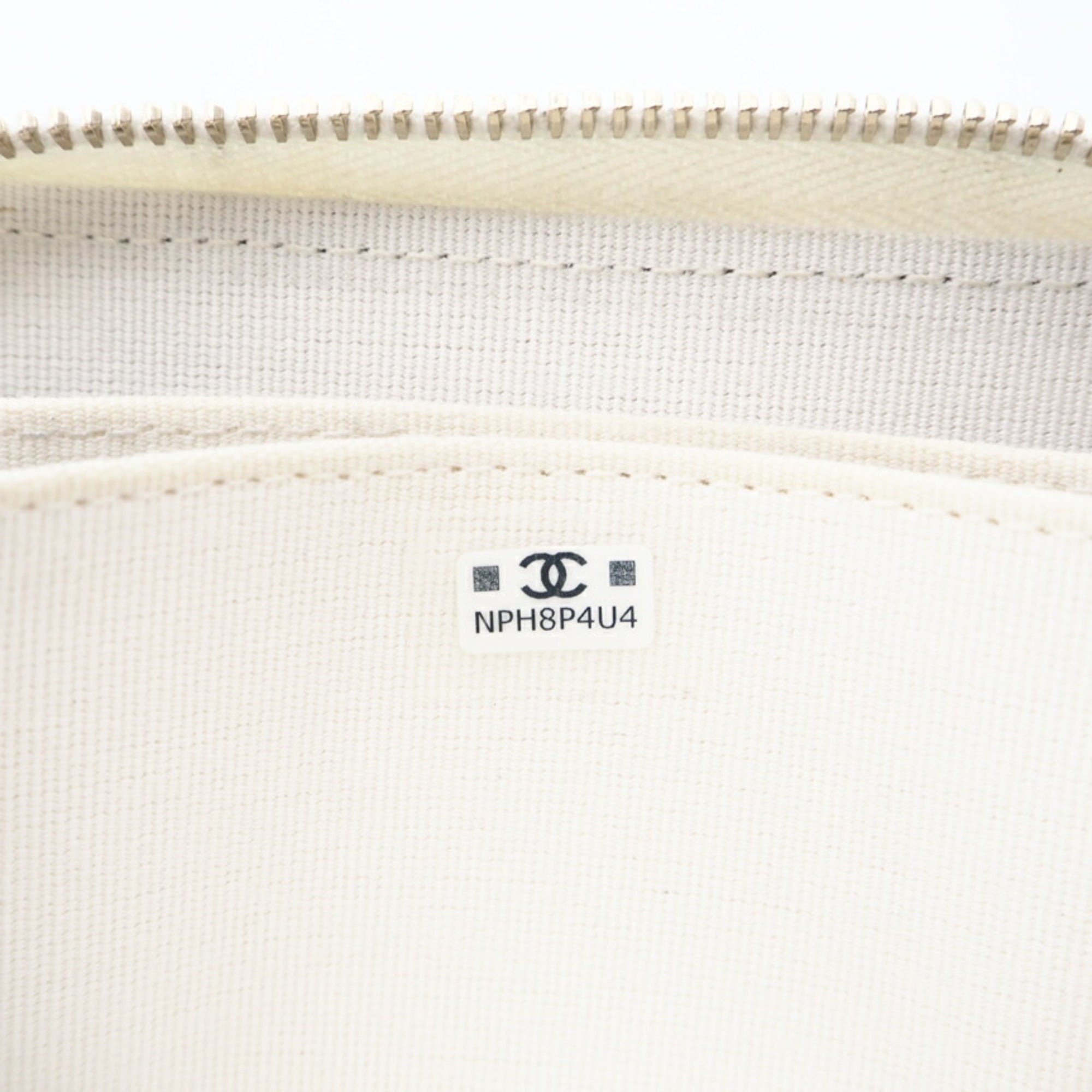 Chanel White Grained Calfskin Coin Purse/Coin Case (Pre-Owned)