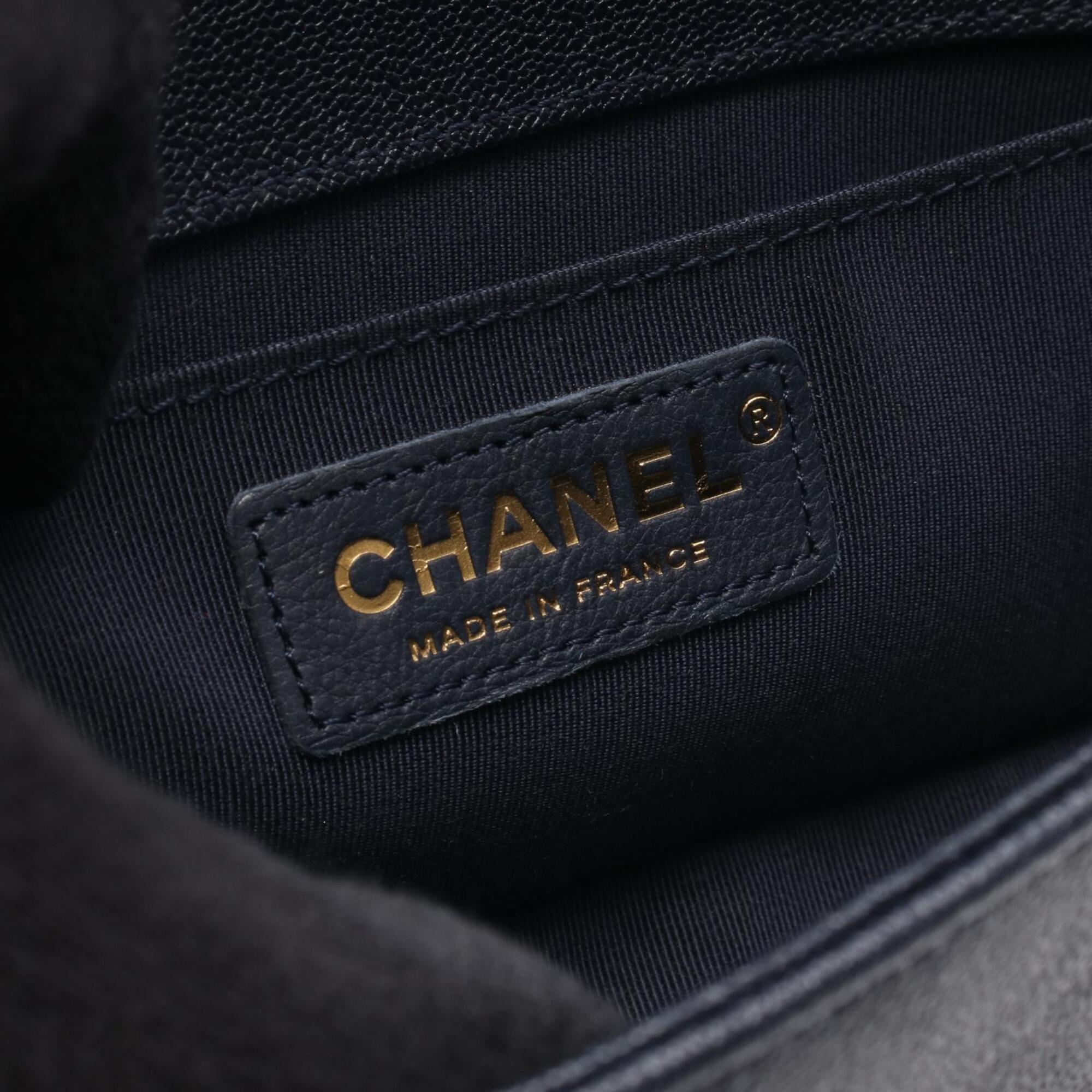 Chanel Boy Chanel Navy Leather Handbag Shoulder Bag (Pre-Owned)