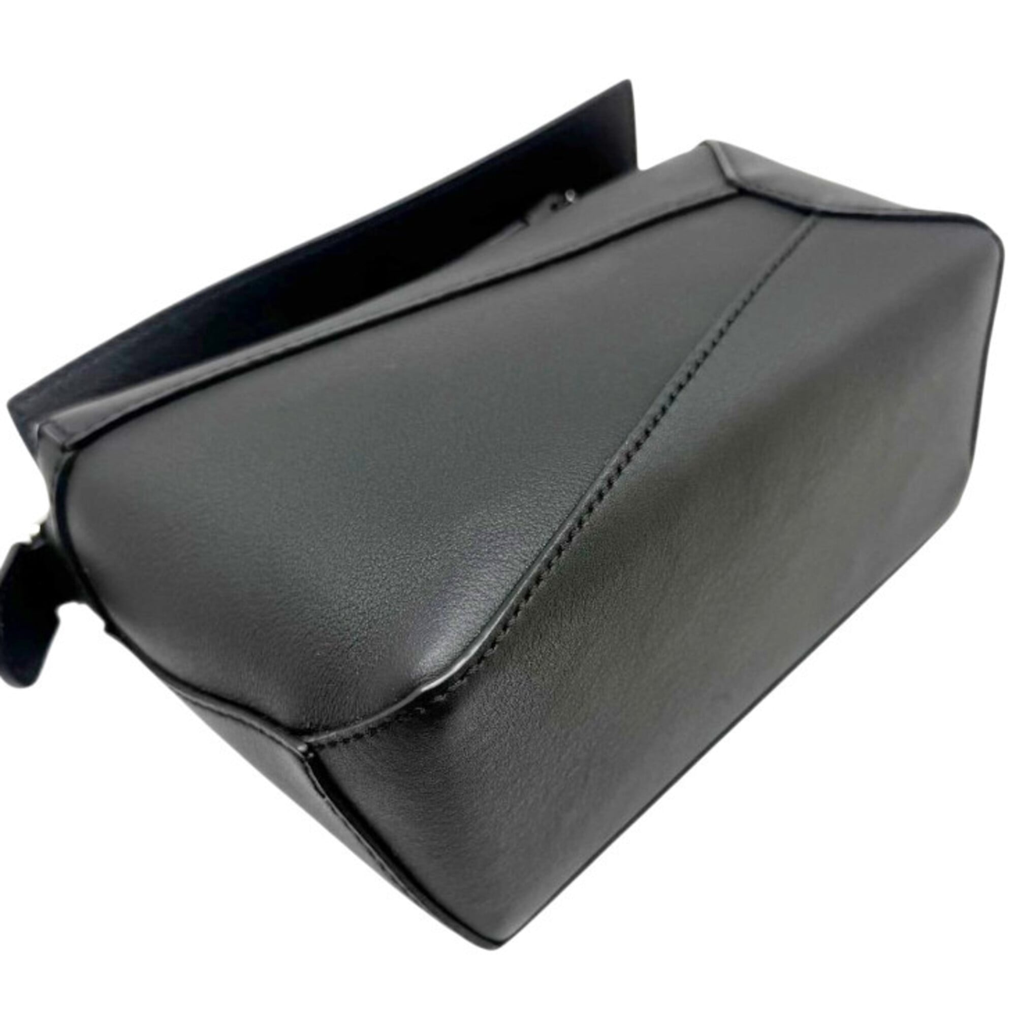 Loewe Black Leather Handbag Shoulder Bag (Pre-Owned)