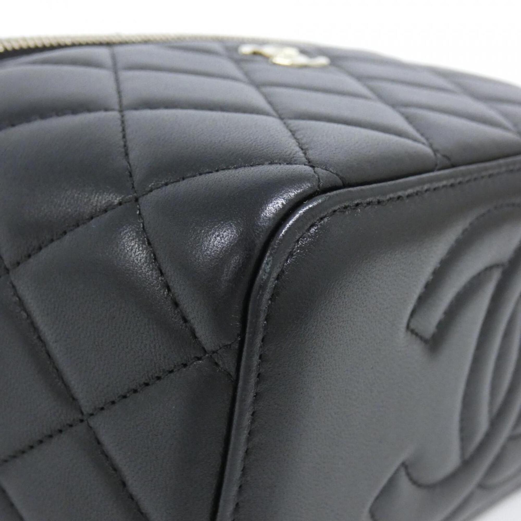 Chanel Black Leather Handbag (Pre-Owned)