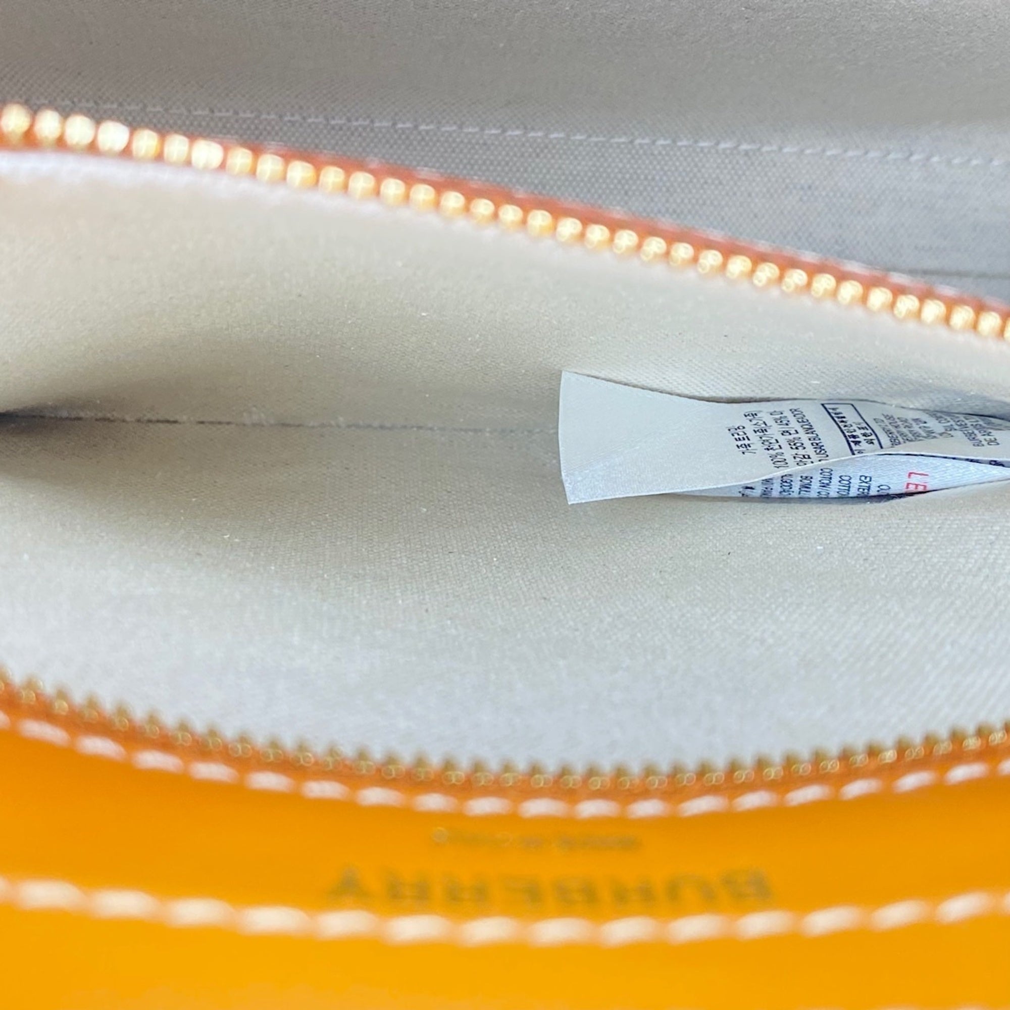 Burberry White Handbag (Pre-Owned)
