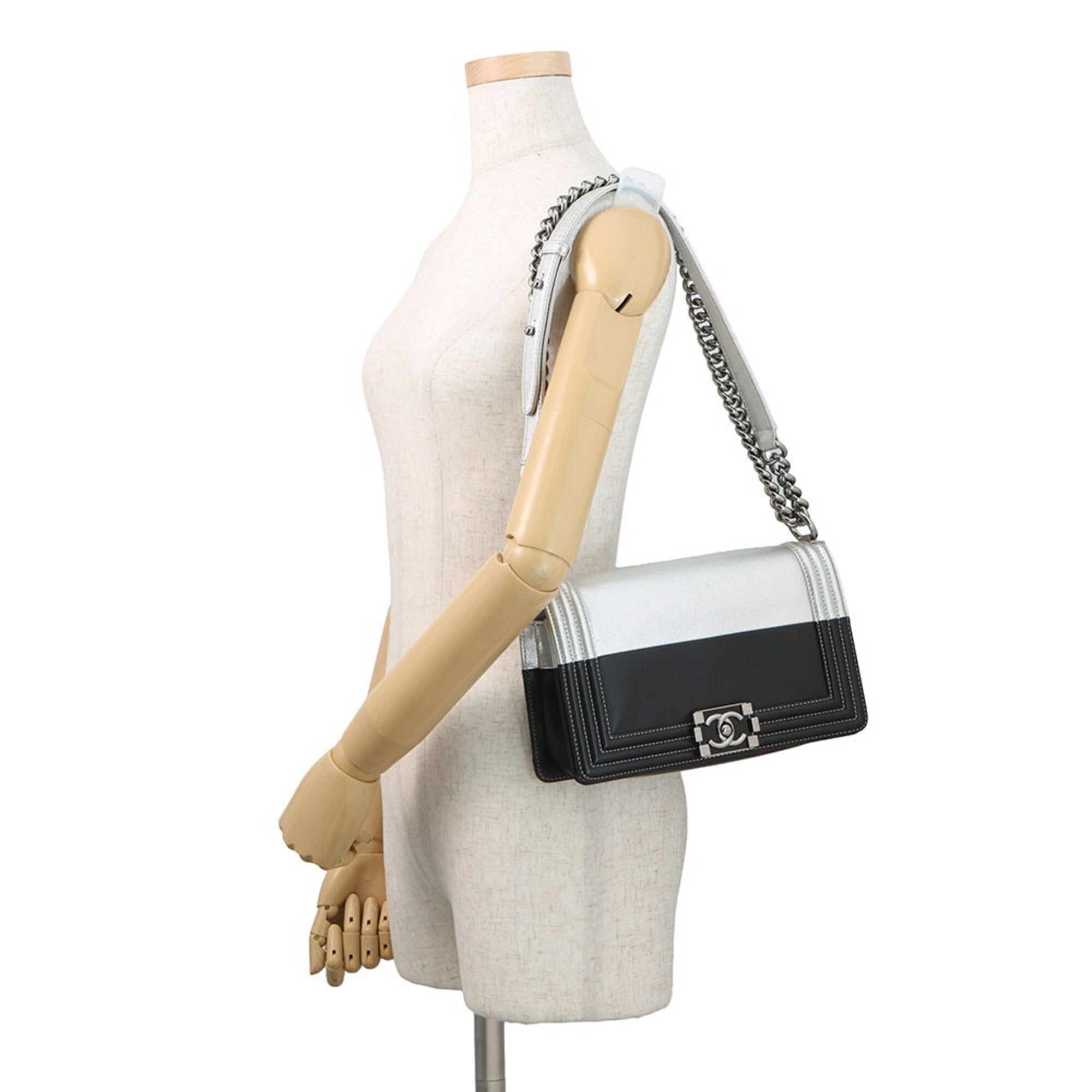 Chanel Boy Chanel Black Silver Leather Handbag Shoulder Bag (Pre-Owned)