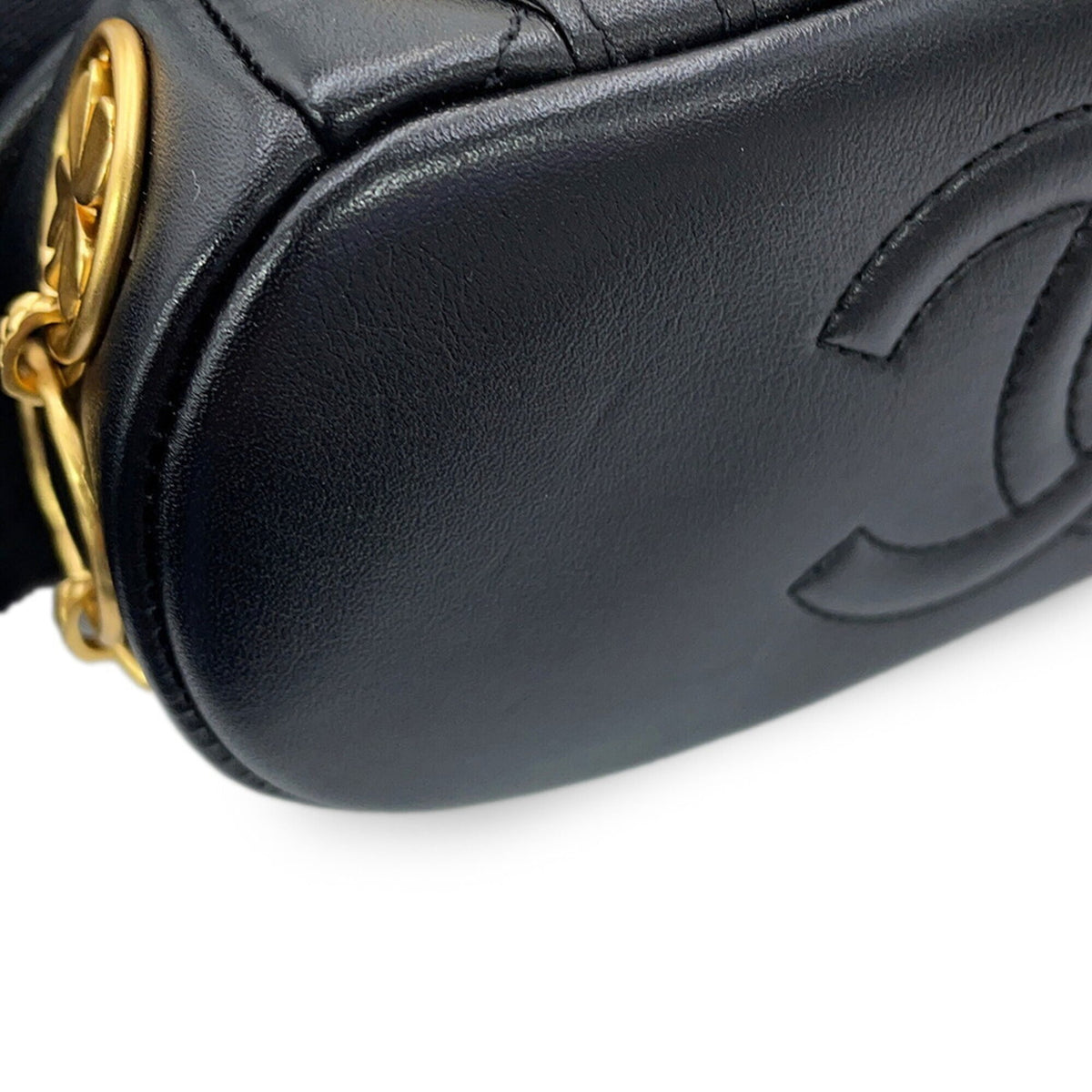 Chanel Black Leather Backpack Handbag (Pre-Owned)
