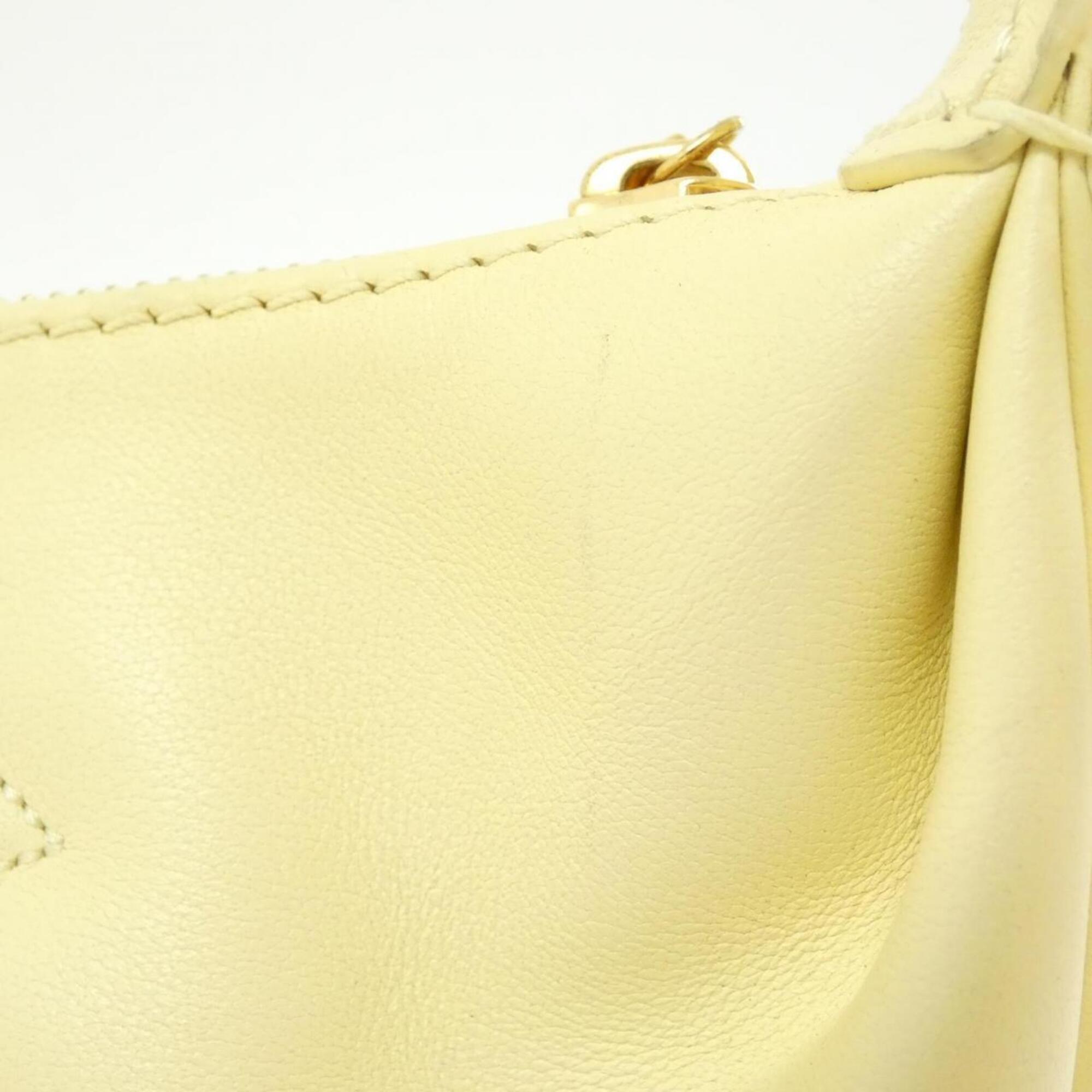 Louis Vuitton Gold Leather Shoulder Bag (Pre-Owned)
