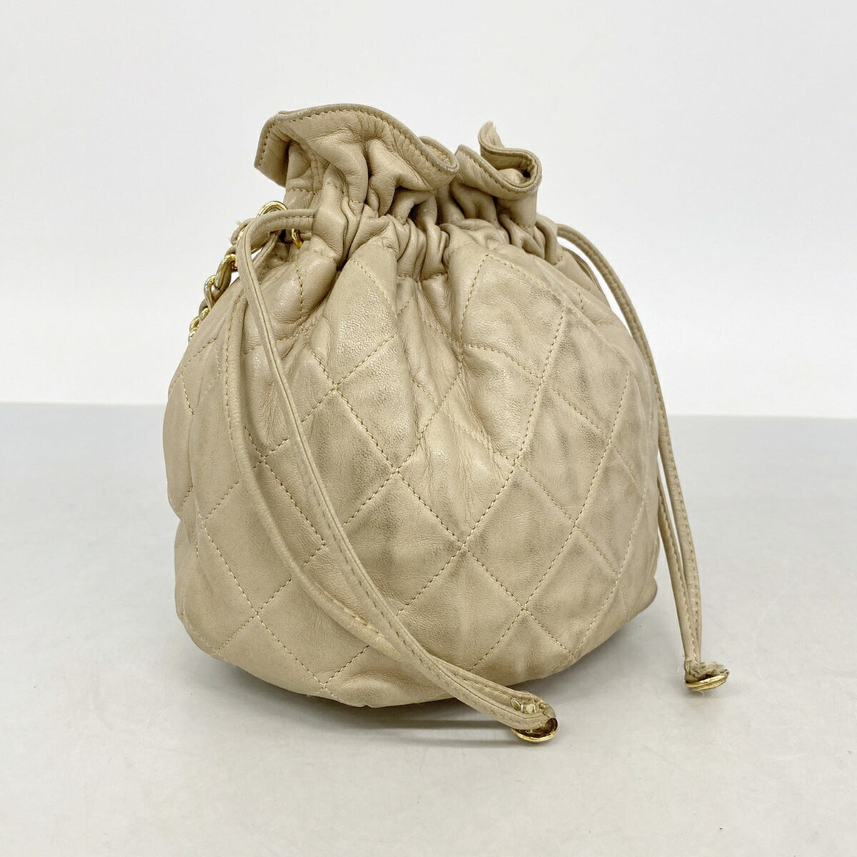 Chanel Beige Leather Shoulder Bag (Pre-Owned)