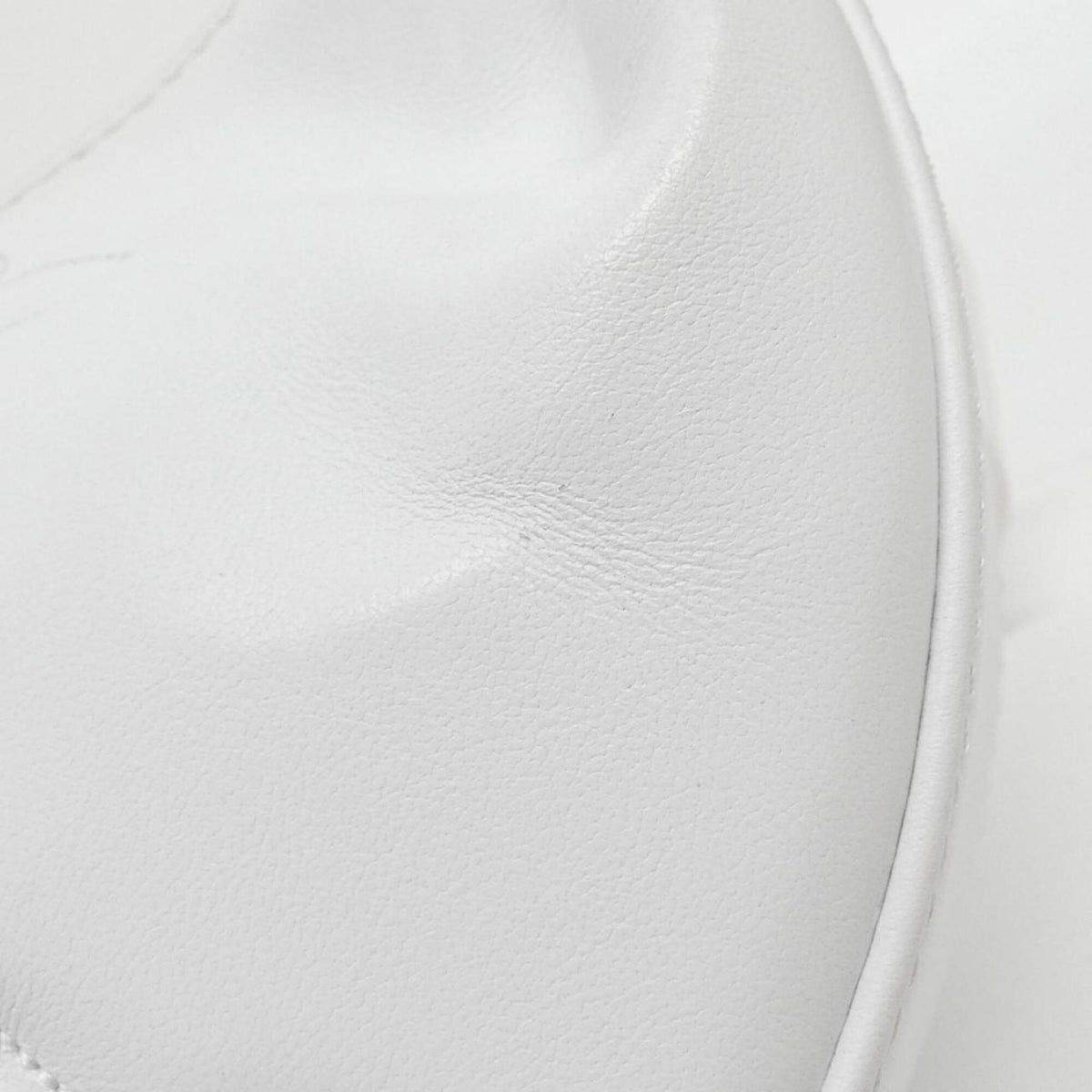 Louis Vuitton White Leather Shoulder Bag (Pre-Owned)