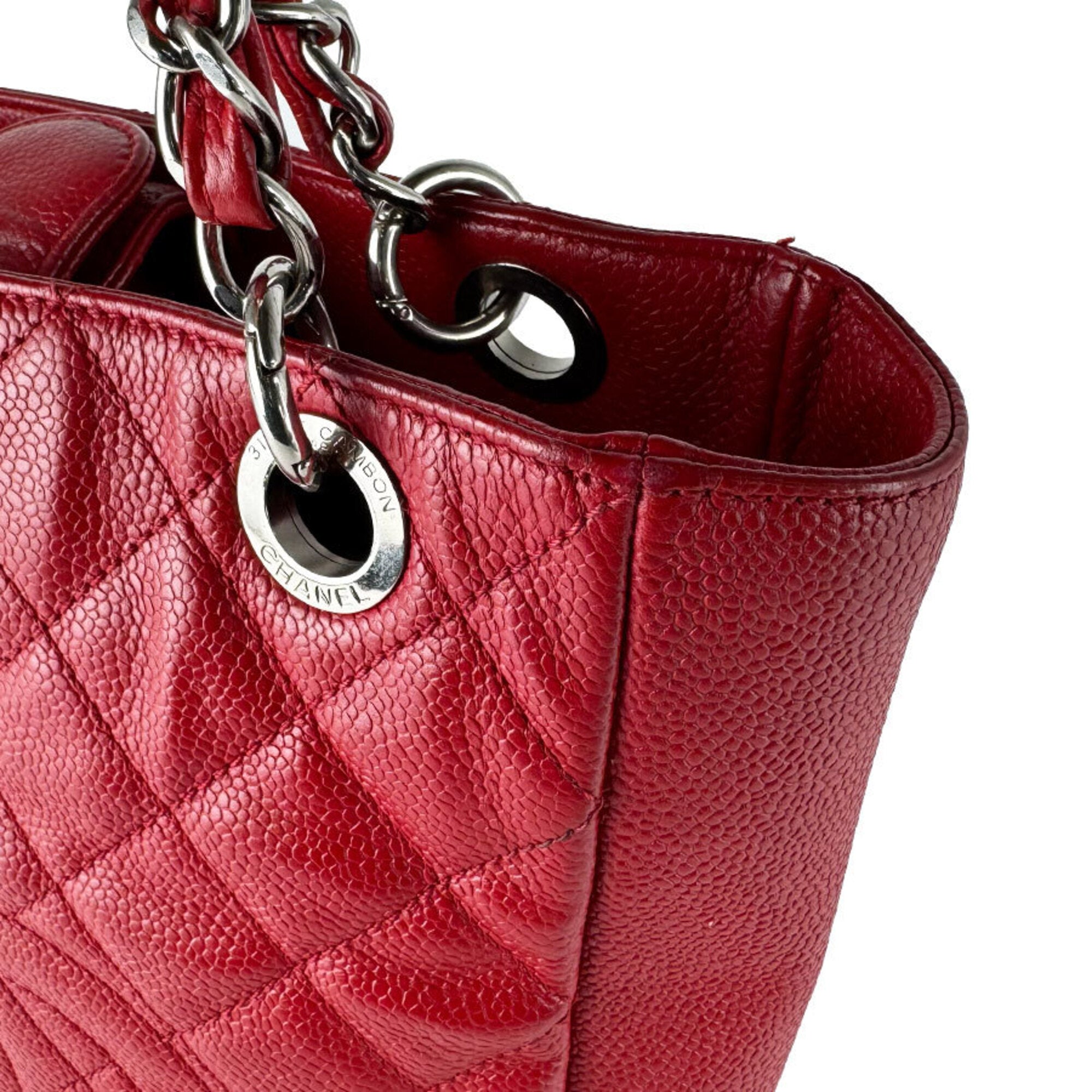 Chanel Red Color Grained Calfskin Handbag (Pre-Owned)