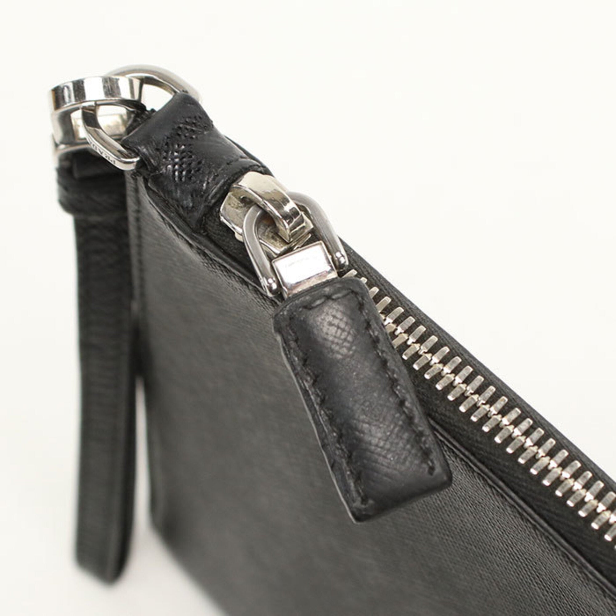 Prada Black Leather Clutch Bag (Pre-Owned)