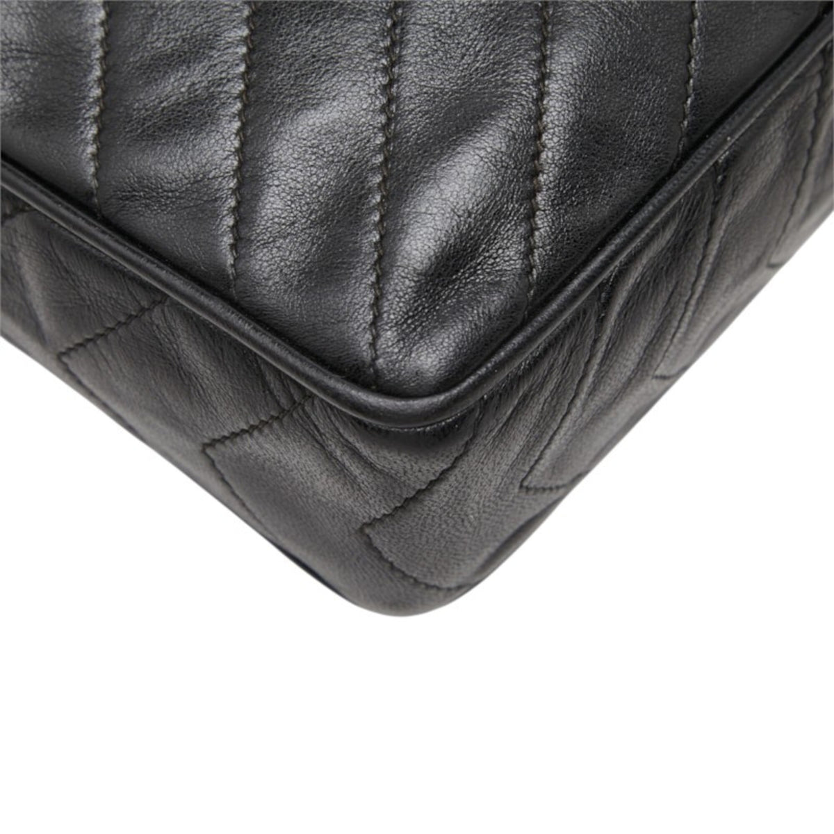 Chanel Black Leather Shoulder Bag (Pre-Owned)