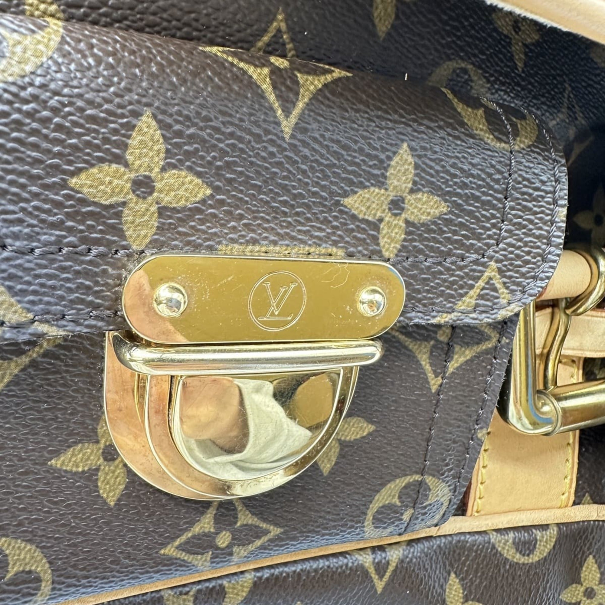 Louis Vuitton Brown Monogram Monogram Shoulder Bag (Pre-Owned)