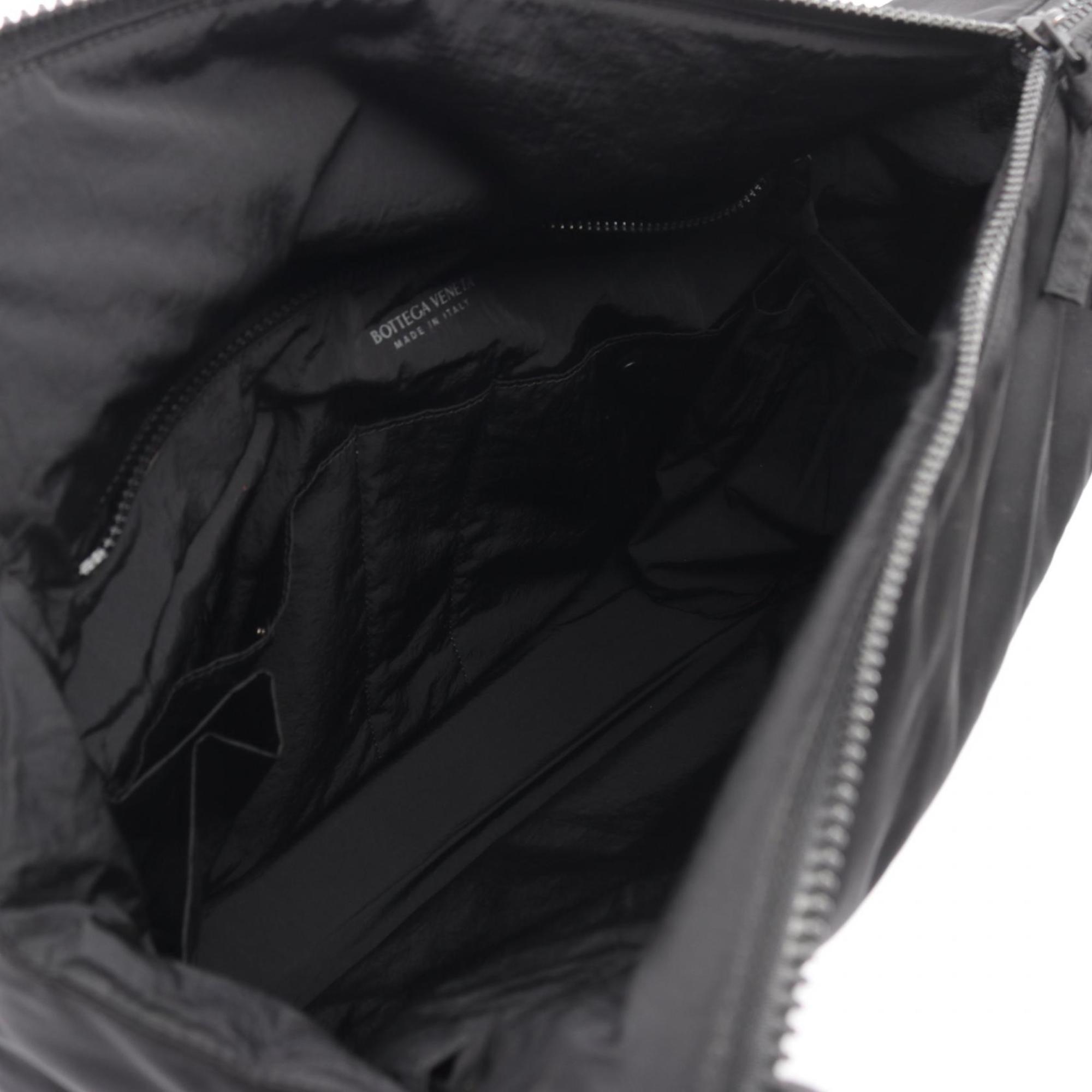 Bottega Veneta Black Nylon Clutch Bag (Pre-Owned)