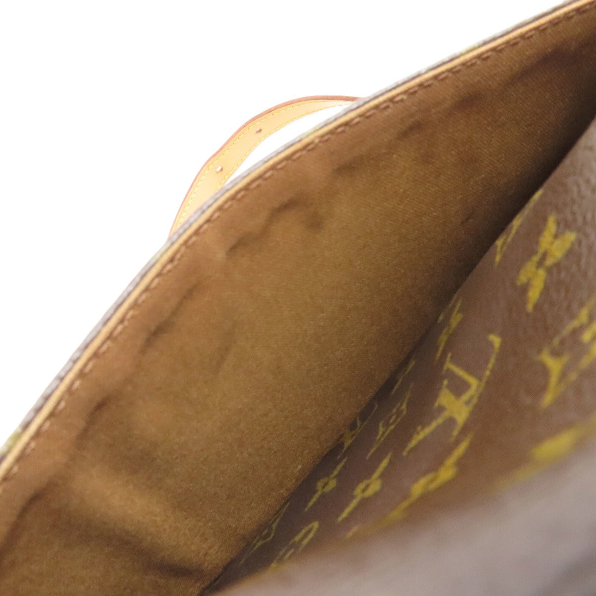 Louis Vuitton Monogram Monogram Canvas Shoulder Bag (Pre-Owned)