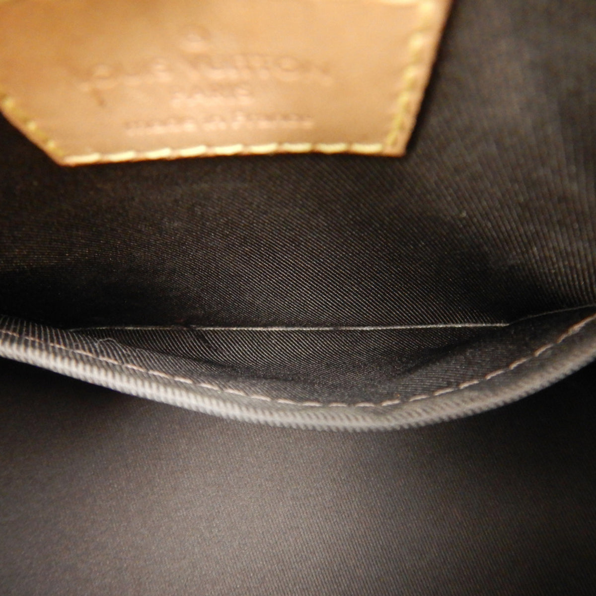 Louis Vuitton Amarante Vernis Monogram Handbag (Pre-Owned)