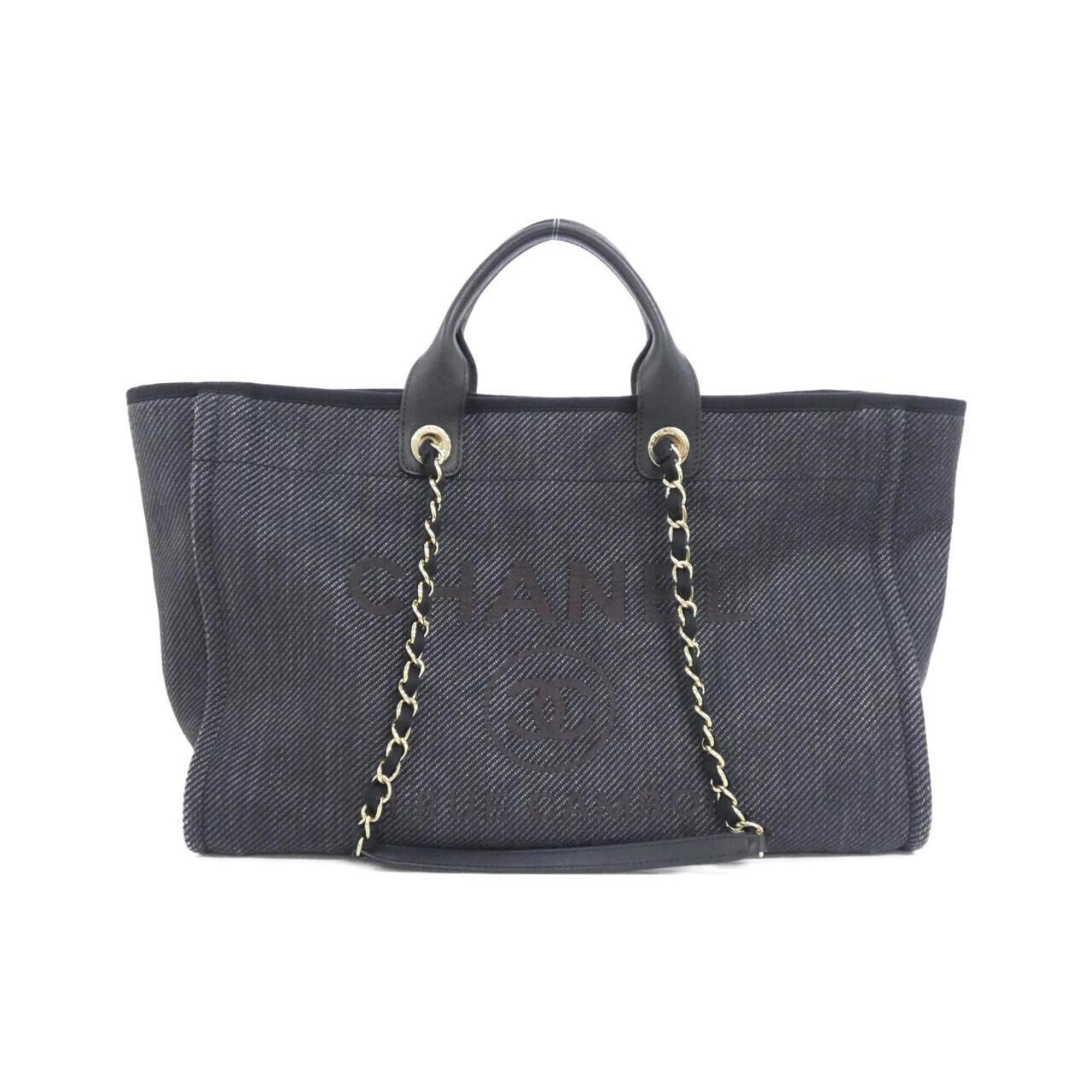 Chanel Black Nylon Canvas Handbag (Pre-Owned)
