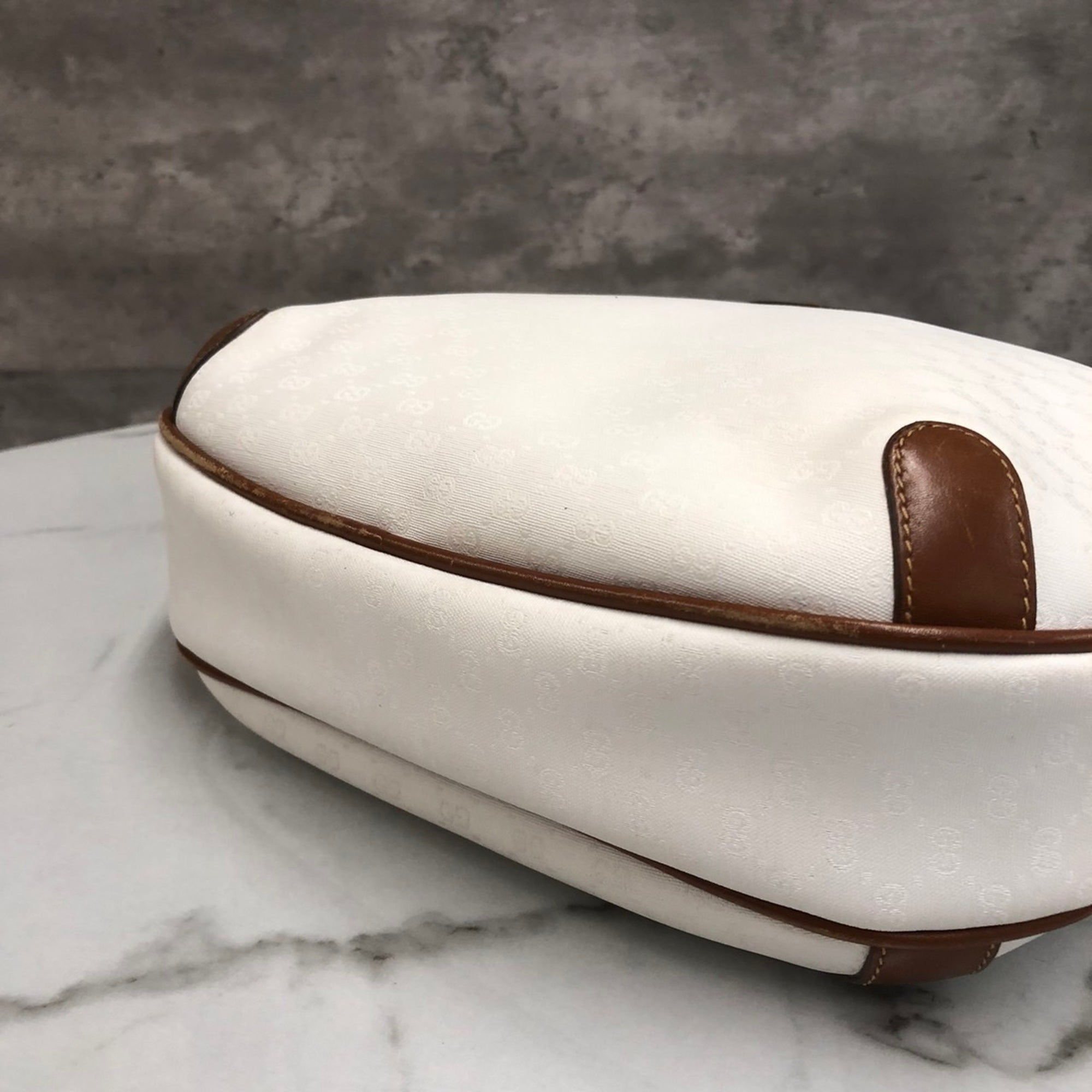 Gucci Microguccissima White Micro Gg Leather Shoulder Bag (Pre-Owned)