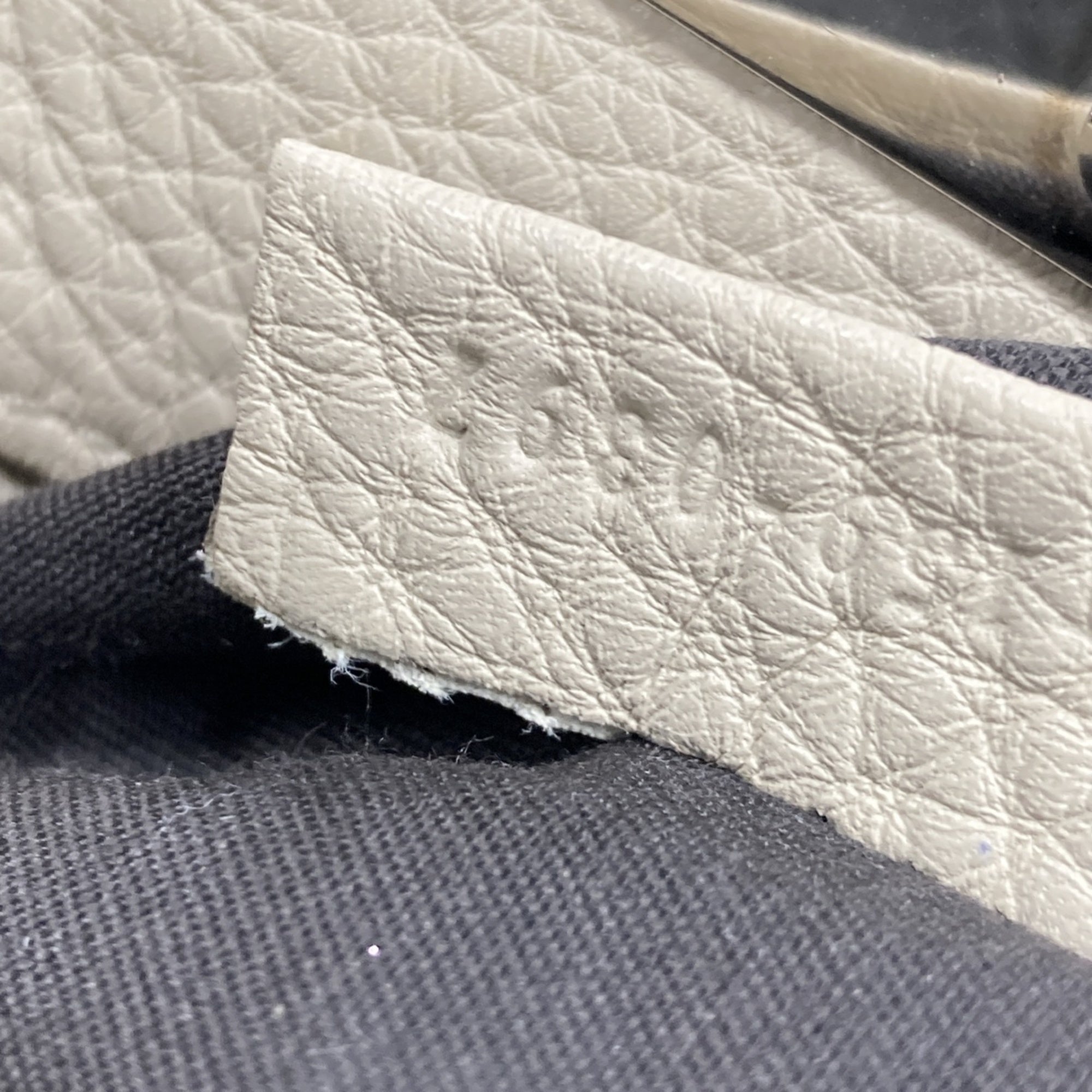 Fendi Peekaboo Gray Leather Handbag (Pre-Owned)