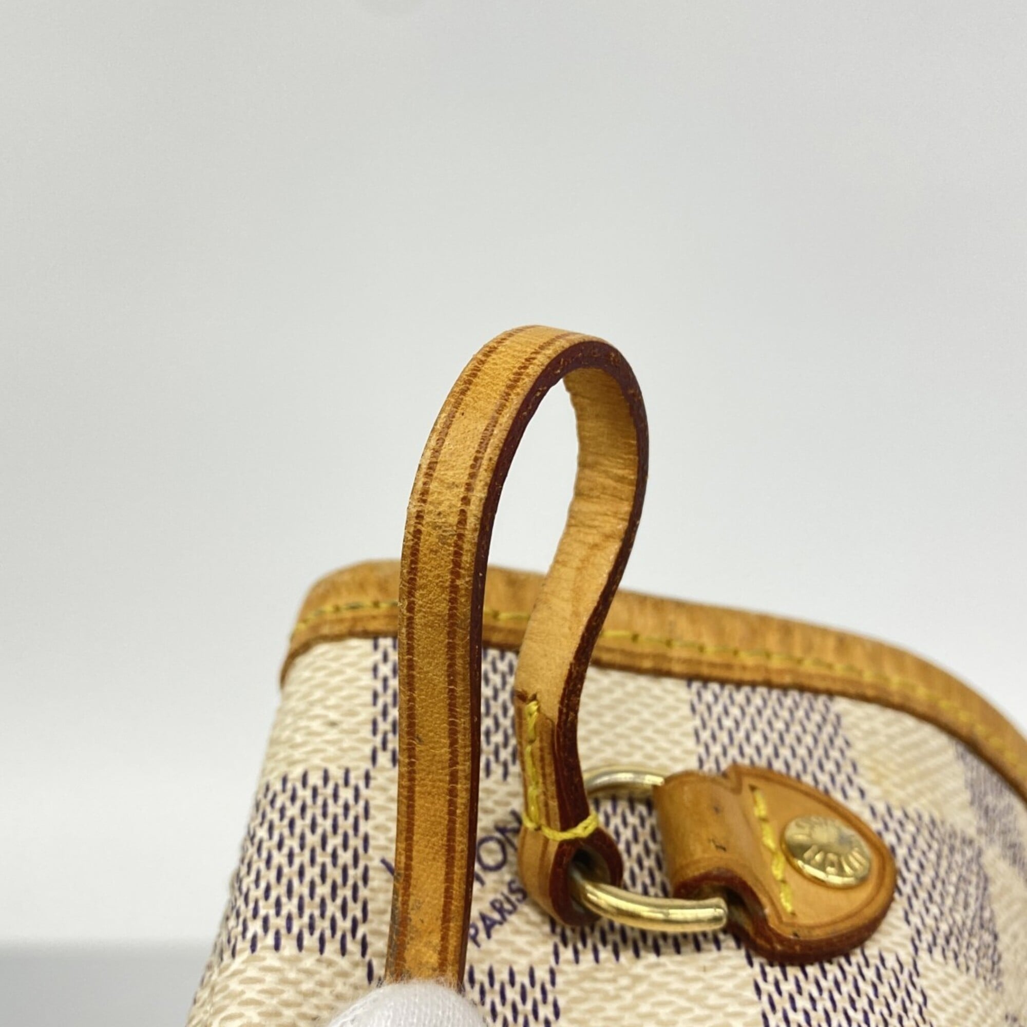Louis Vuitton White Tote Bag (Pre-Owned)